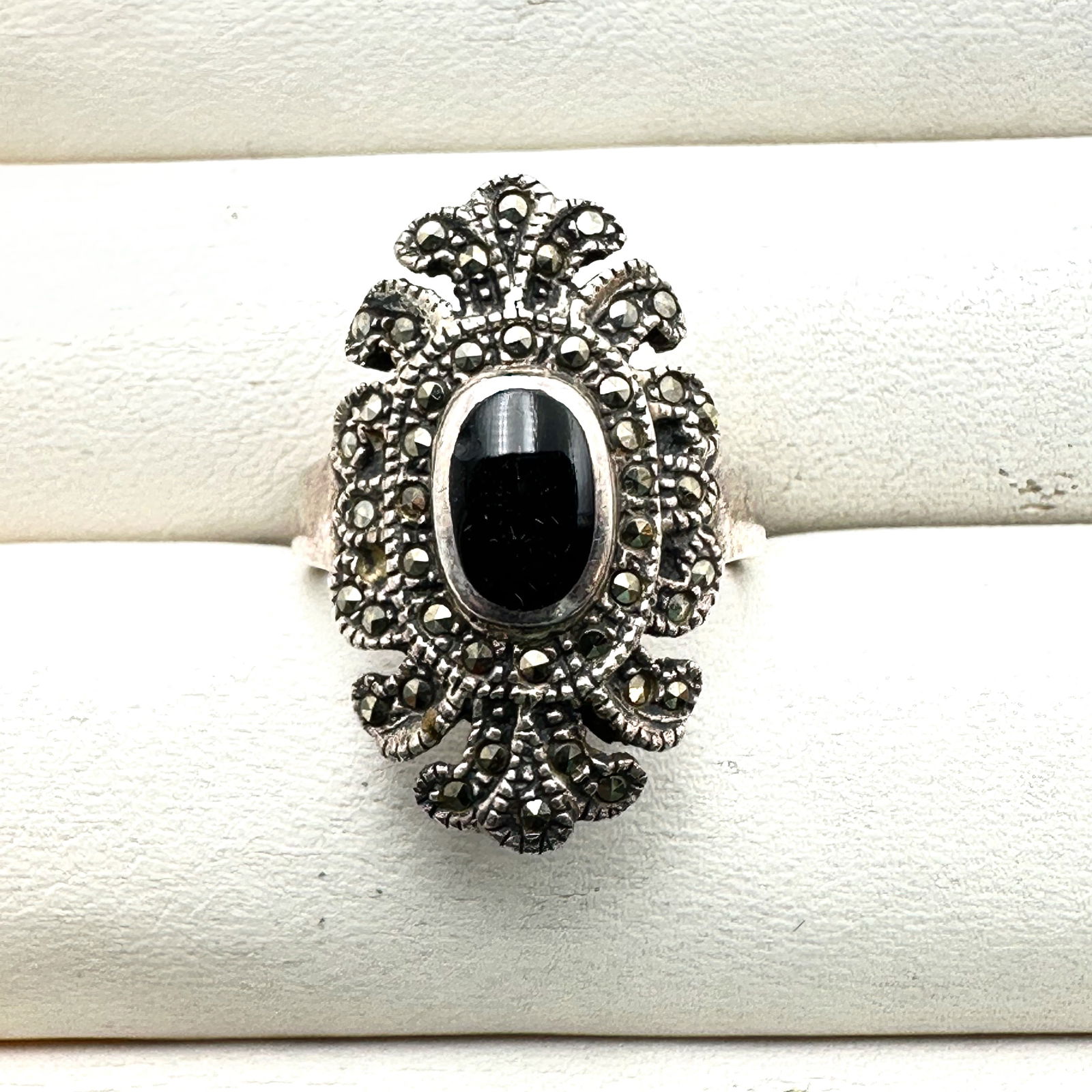 Black Onyx Marcasite Sterling Silver Ring Size 8 Weight 6.9 Grams: Black Onyx Marcasite Sterling Silver Ring Size 8 Weight 6.9 Grams