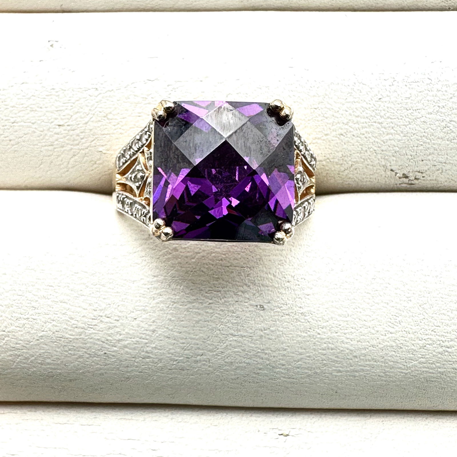 Ross Simons Purple Cubic Zirconia Gold Over Sterling Silver Ring Size 7 Weight 7.5 Grams (1 of 2)