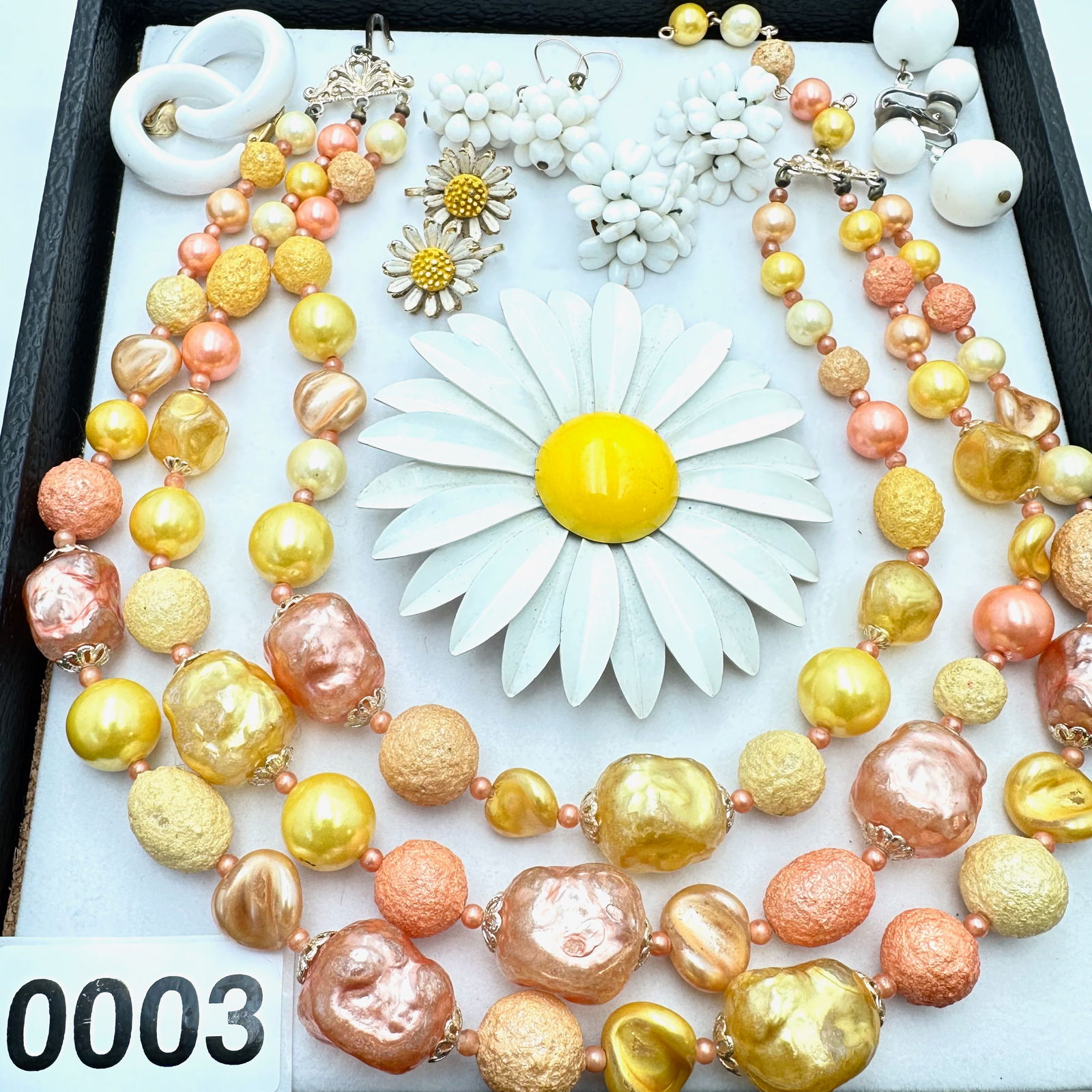Jewelry Group Lot Vintage Mid Century Yellow 3 Strand Necklace Enamel Daisy Brooch White Earrings: Jewelry Group Lot Vintage Mid Century Yellow 3 Strand Necklace Enamel Daisy Brooch White Earrings