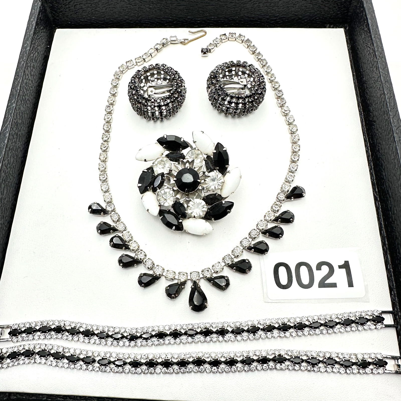 Jewelry Group Lot Vintage Black  White Clear Rhinestone Silver Tone Bracelet Necklace Brooch (1 of 2)