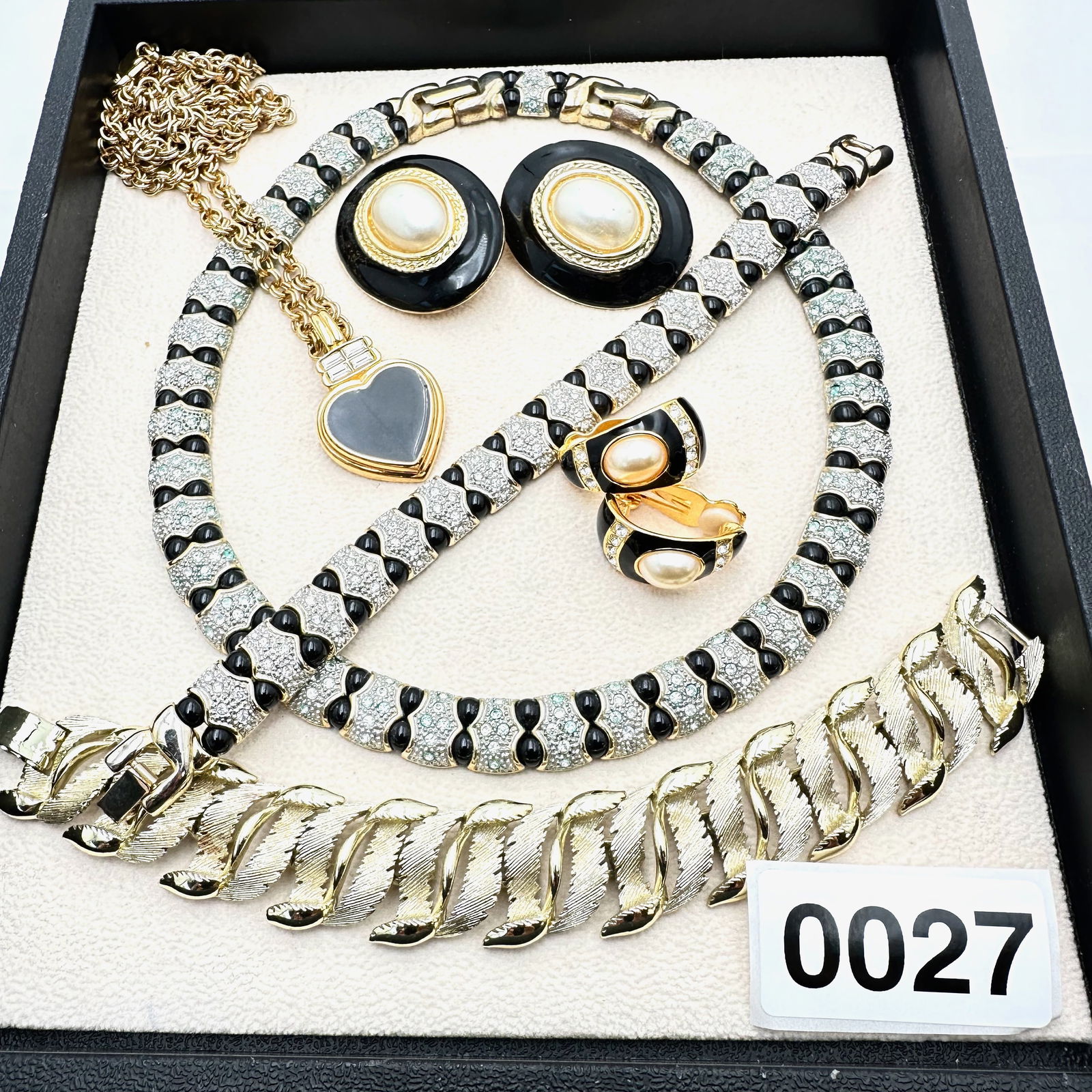 Jewelry Group Lot Vintage KJL Heart Pendant Necklace Clip Earrings Tennis Bracelet Necklace Set Gold (1 of 2)