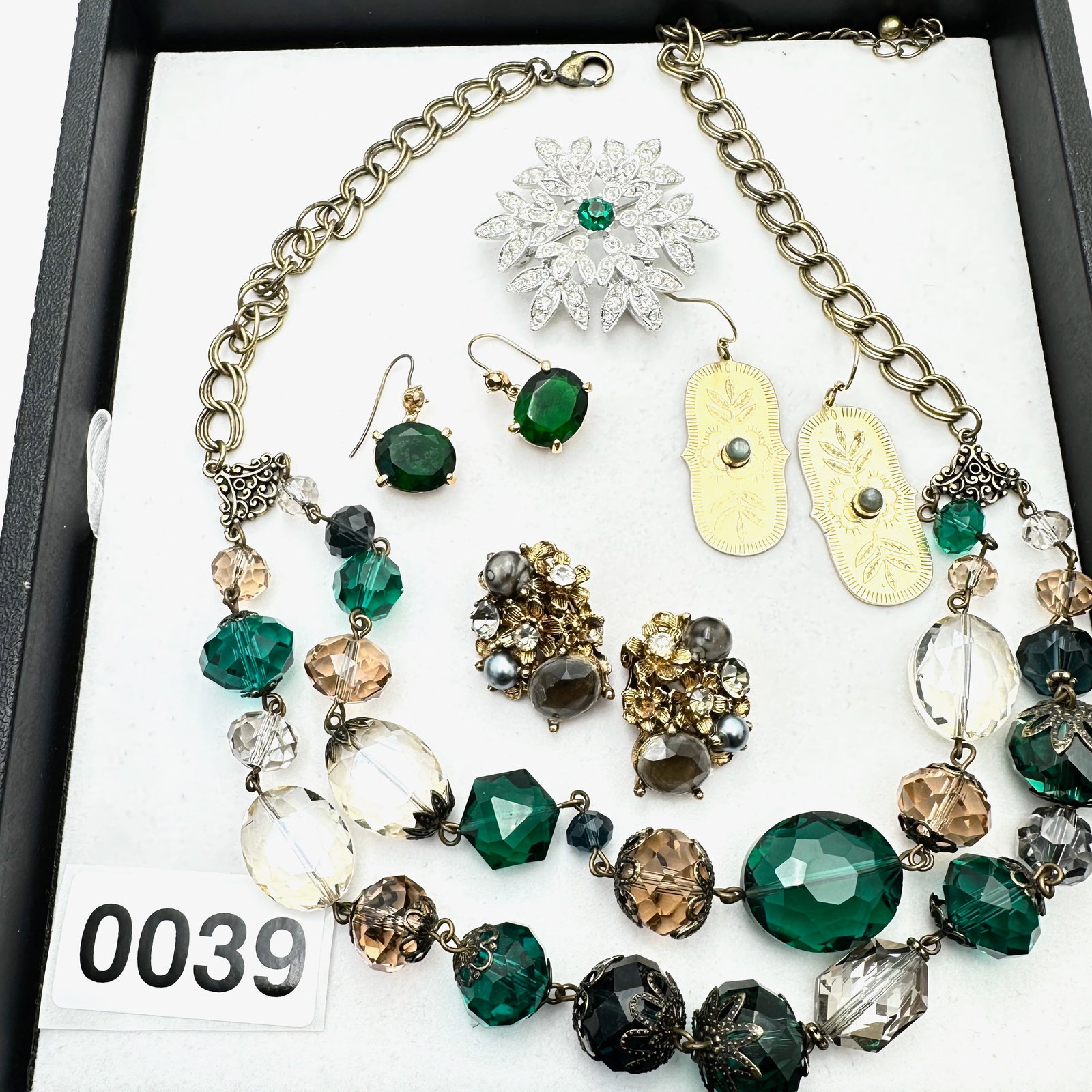 Jewelry Group Lot Green Glass Bead Necklace Sarah Coventry Brooch Pierced and Clip Earrings (1 of 2)