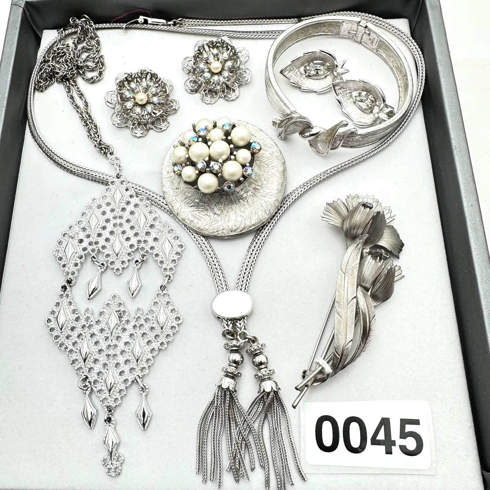 Jewelry Group Lot Vintage Monet Necklace Bracelet Clip Earrings Sarah Coventry Flower Pin Brooch (1 of 2)