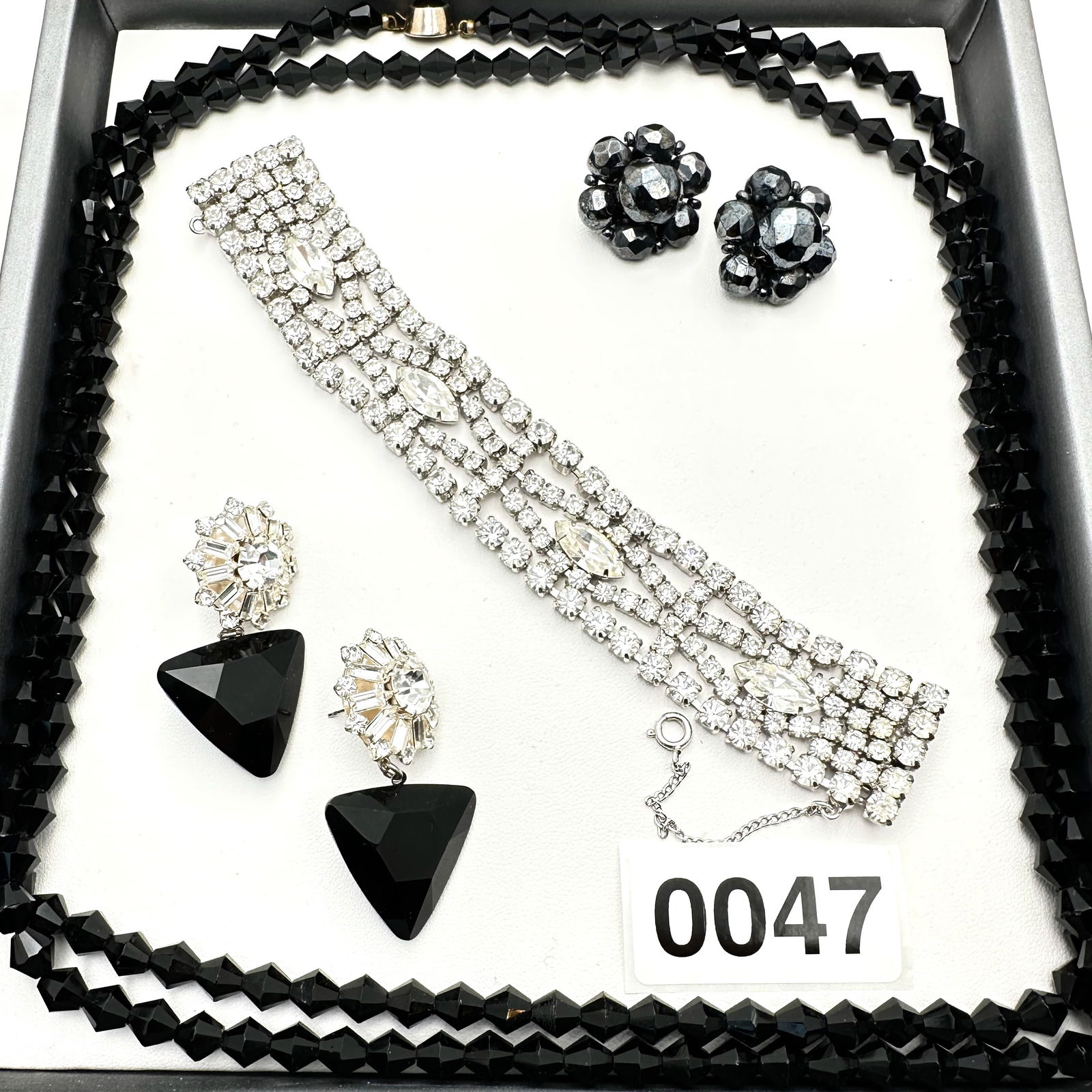 Jewelry Group Lot Black Glass Bead Necklace Clear Glass Rhinestone Silver Tone Bracelet Coordinating: Jewelry Group Lot Black Glass Bead Necklace Clear Glass Rhinestone Silver Tone Bracelet Coordinating Earrings