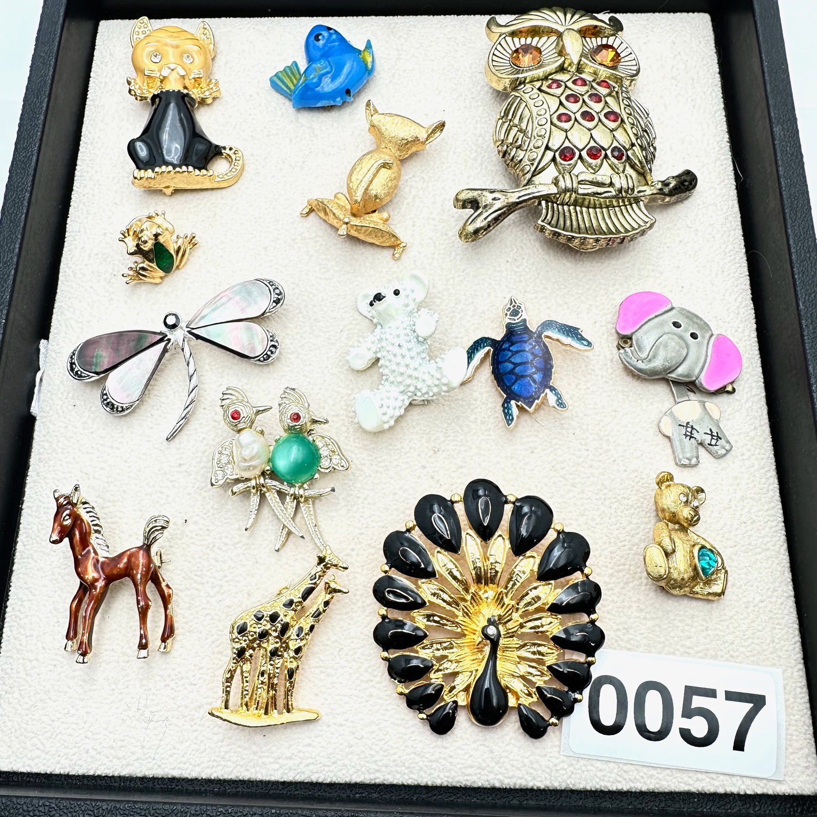 Jewelry Group Lot Vintage Figural Brooches Pins Owl Peacock Elephant Horse Dragonfly Bird Cat (1 of 2)