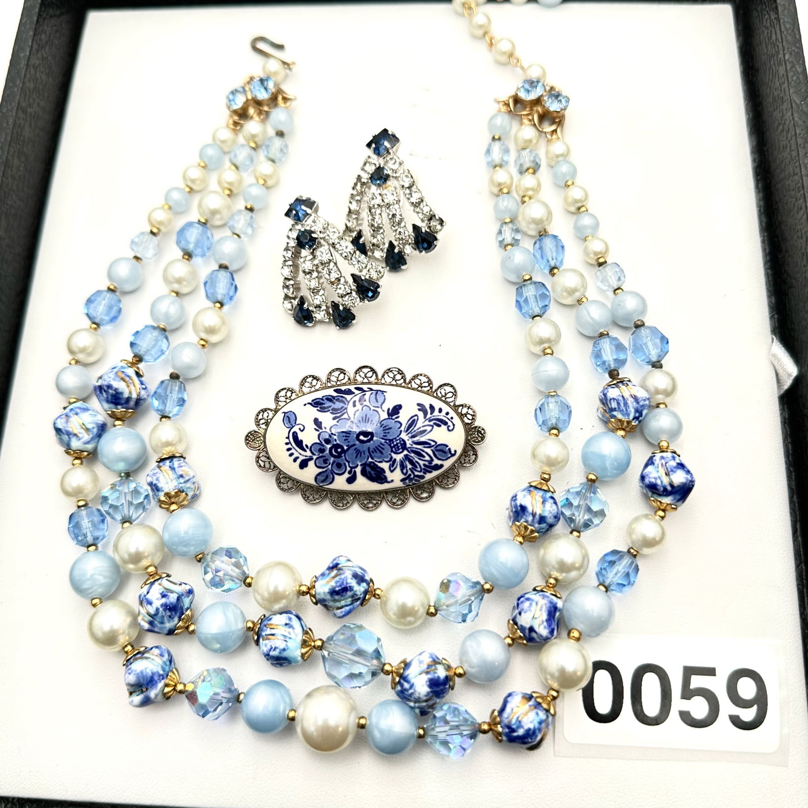 Jewelry Group Lot Vintage Blue Glass 3 Strand Necklace Rhinestone Clip Earrings Porcelain Silver (1 of 2)
