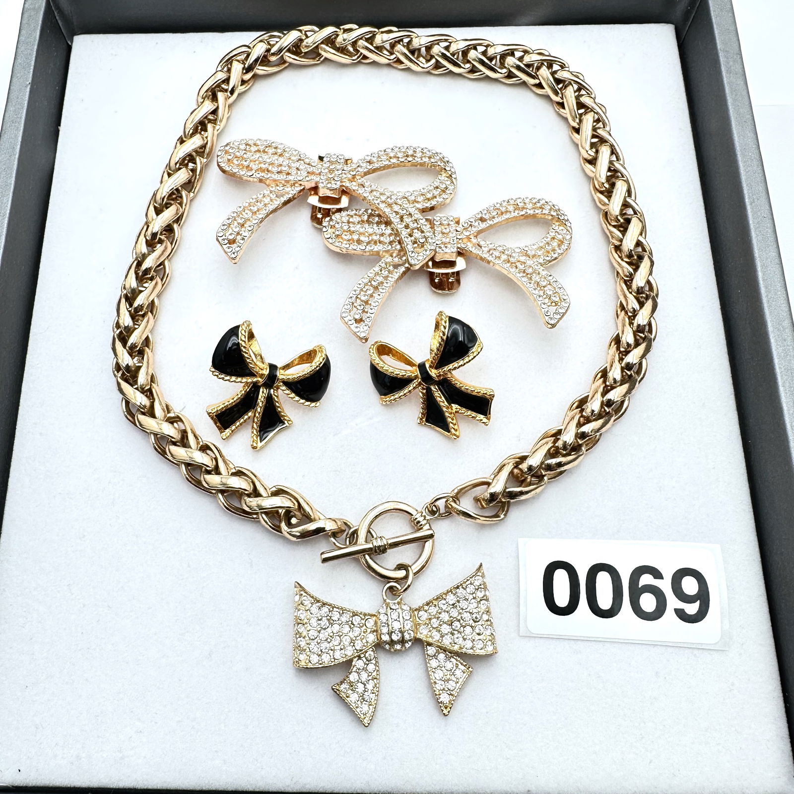 Jewelry Group Lot Vintage KJL Black Gold Bow Earrings Bow Necklace Bow Shoe Clips: Jewelry Group Lot Vintage KJL Black Gold Bow Earrings Bow Necklace Bow Shoe Clips