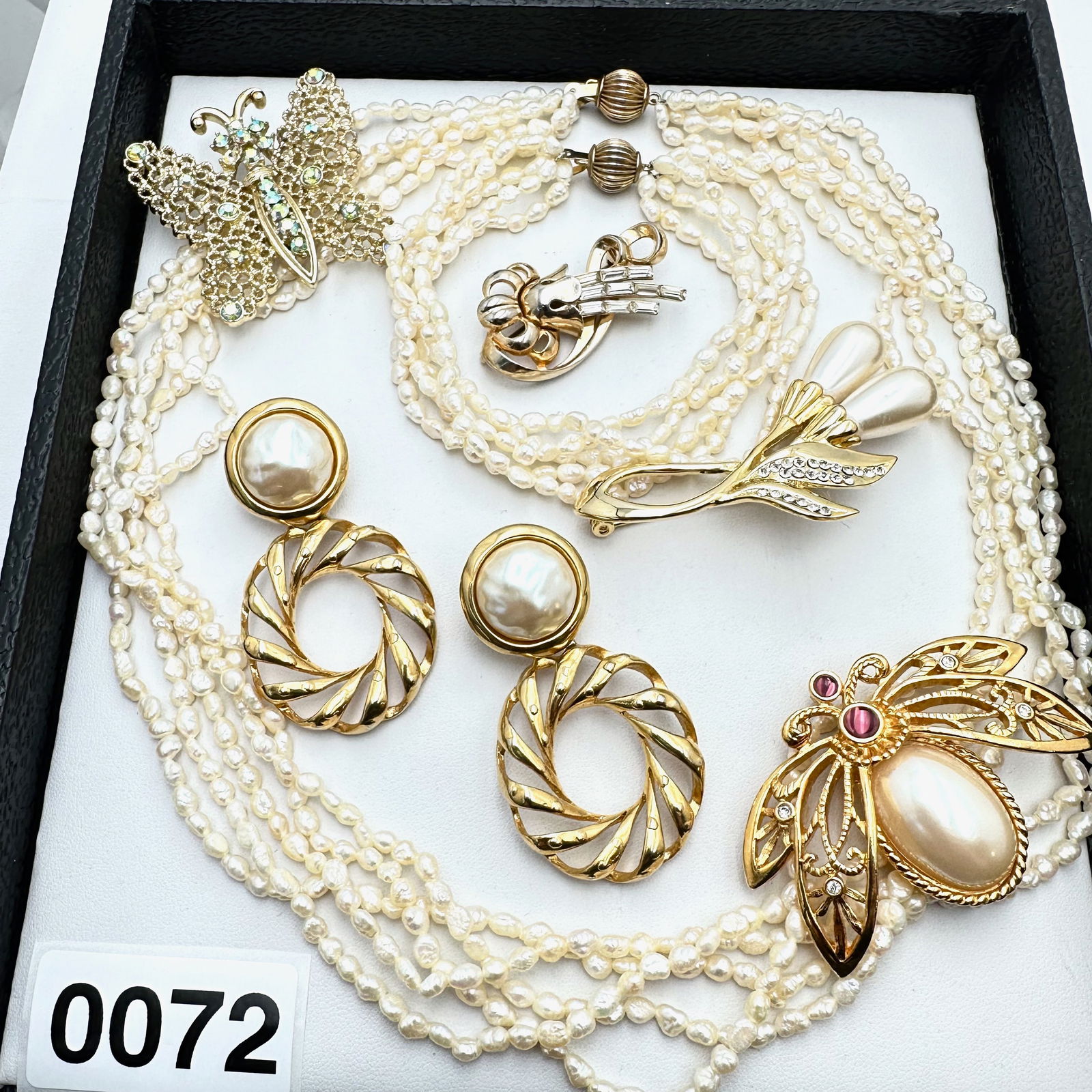 Jewelry Group Lot Vintage Pearl Necklace Bracelet Set Faux Pearl Gold Tone Earrings Butterfly (1 of 2)