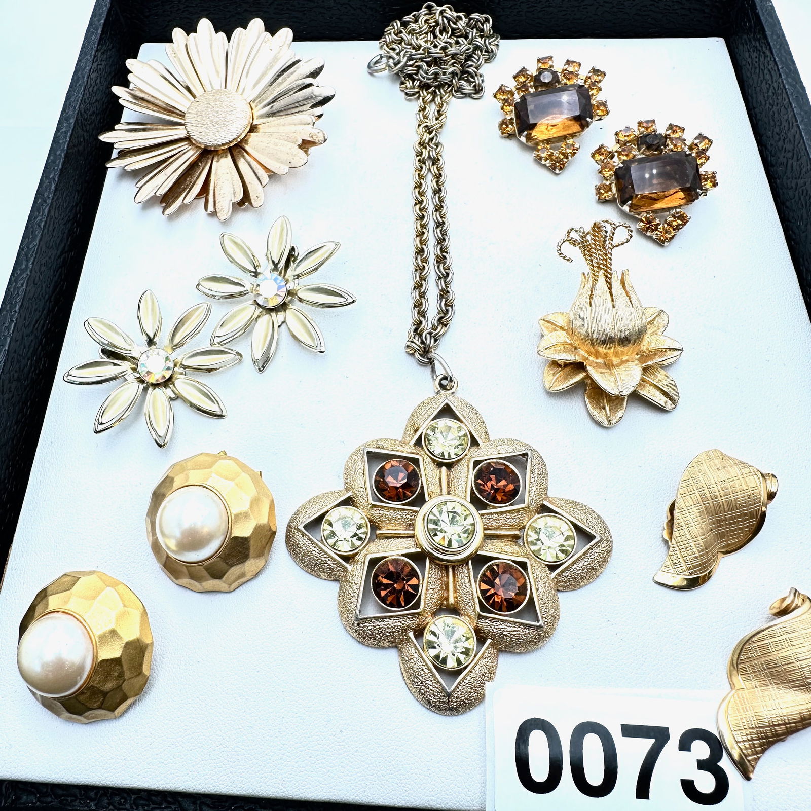 Jewelry Group Lot Vintage Sarah Coventry Glass Rhinestone Earrings Rhinestone Earrings Sarah Cov: Jewelry Group Lot Vintage Sarah Coventry Glass Rhinestone Earrings Rhinestone Earrings Sarah Cov Flower Brooch