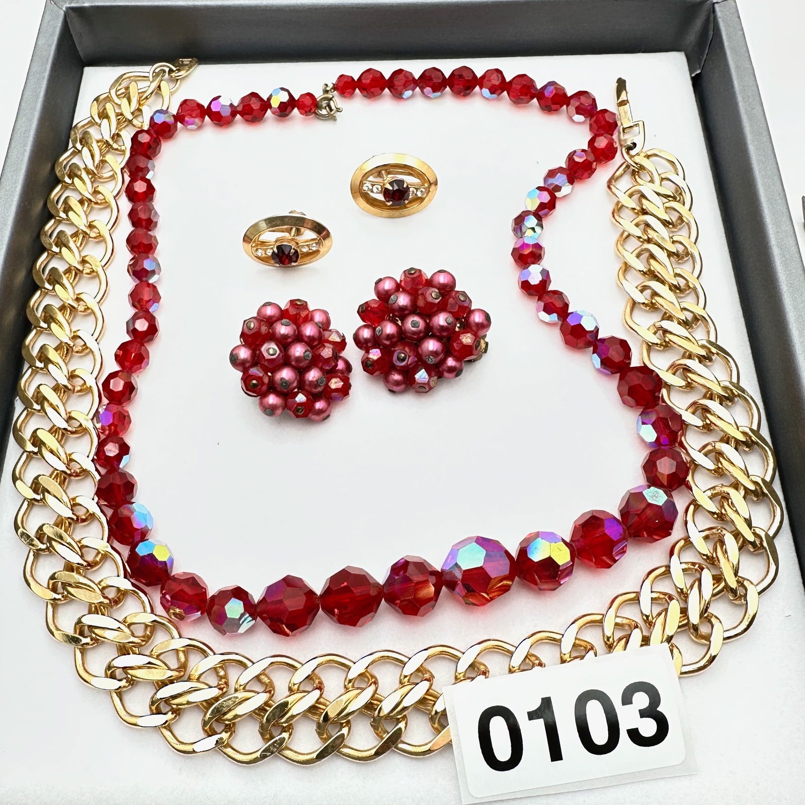 Jewelry Group Lot Vintage Napier Gold Tone Chain Necklace Red Crystal Bead Necklace Clip Earrings: Jewelry Group Lot Vintage Napier Gold Tone Chain Necklace Red Crystal Bead Necklace Clip Earrings