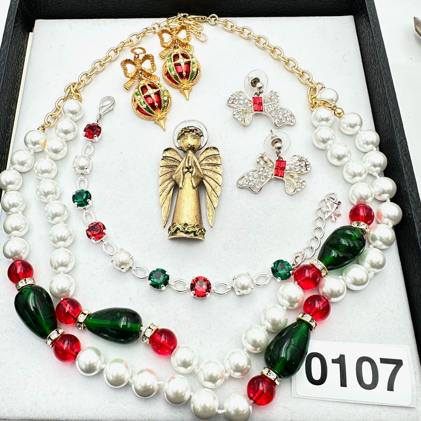 Jewelry Group Lot Holiday Christmas Colors Red Green White Necklace Earrings Art Angel Brooch (1 of 2)