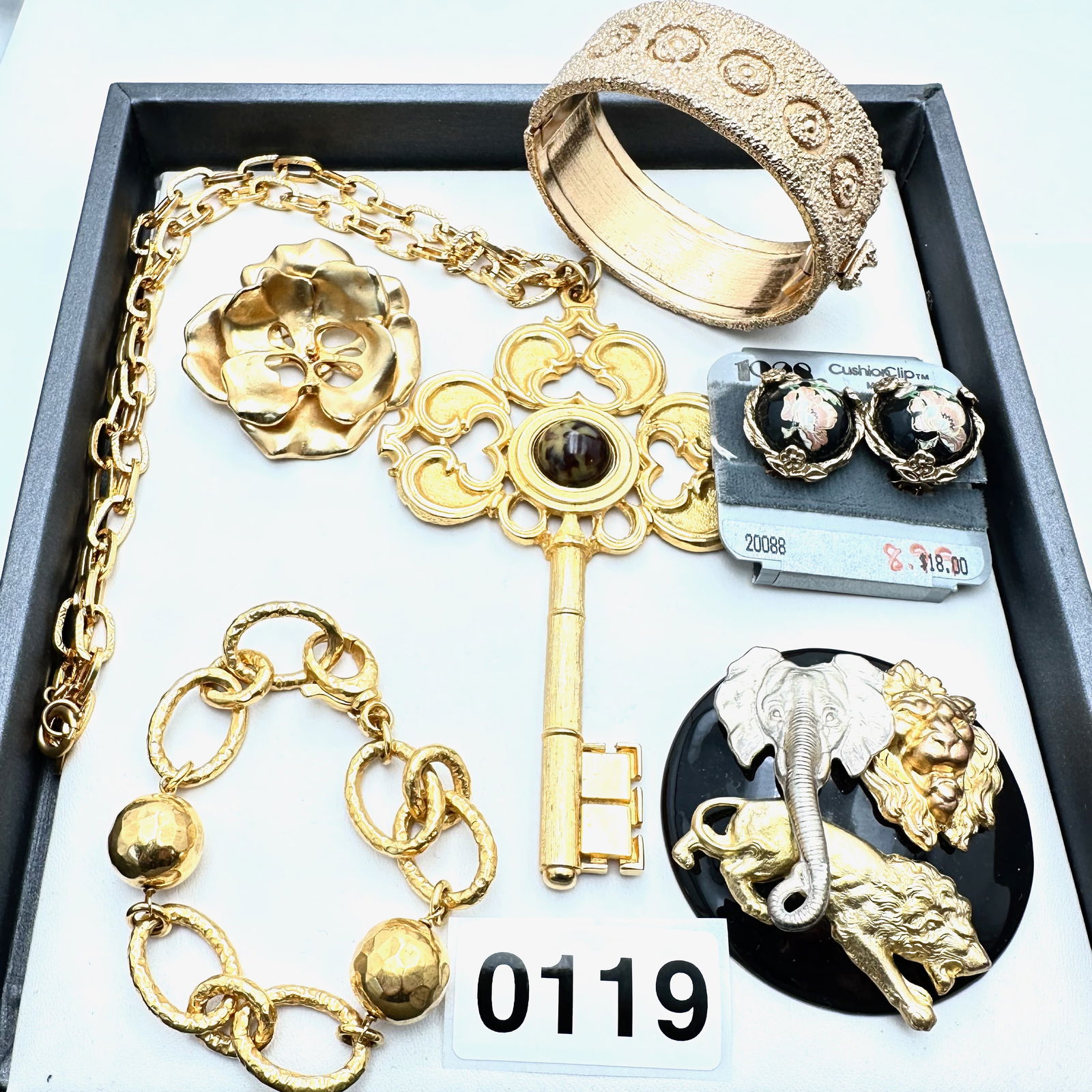 Jewelry Group Lot Vintage Large Key Pendant Necklace 1928 Brand Earrings Milor Bracelet Safari Theme: Jewelry Group Lot Vintage Large Key Pendant Necklace 1928 Brand Earrings Milor Bracelet Safari Theme Brooch Pin
