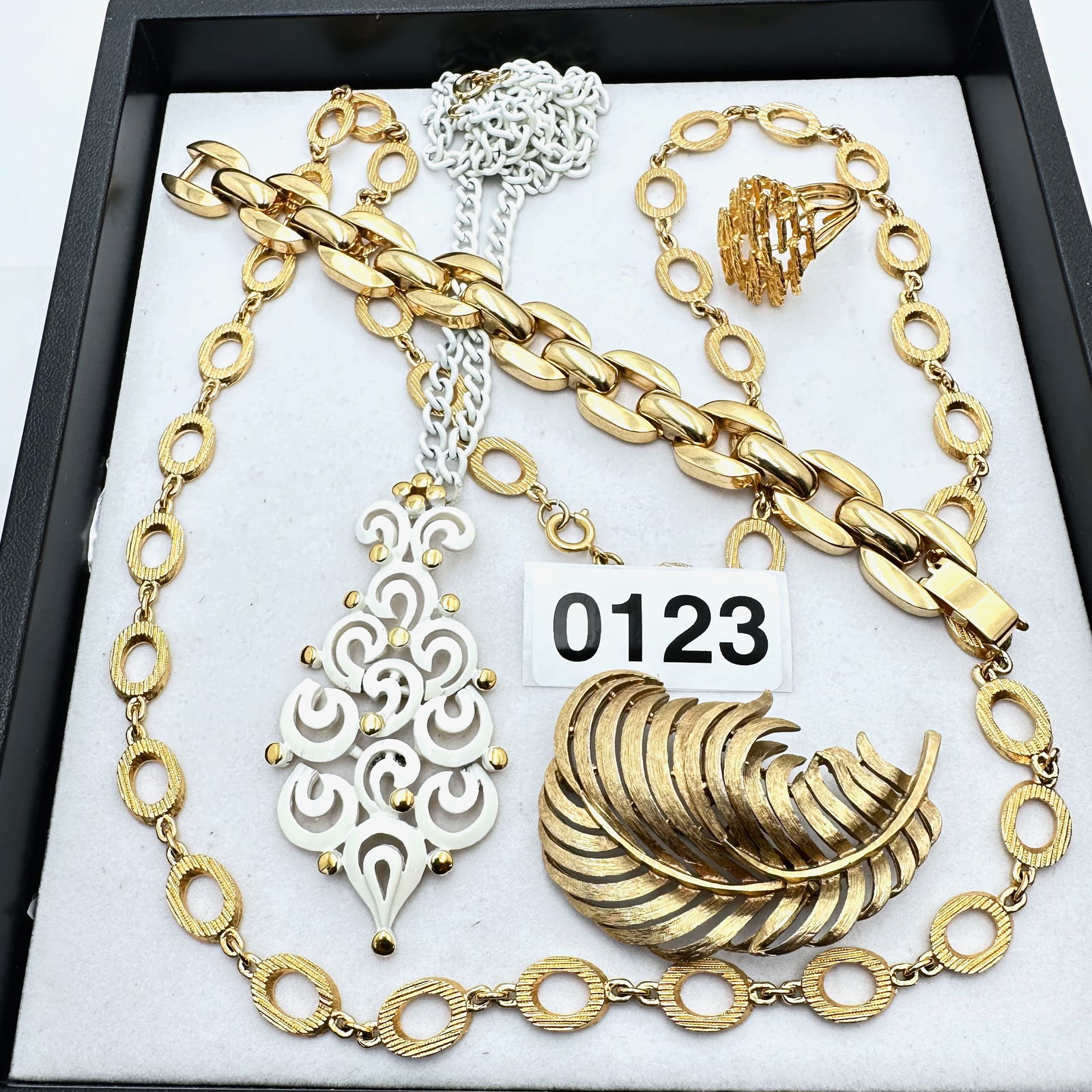 Jewelry Group Lot Capri Trifari Gold Tone Necklaces Bracelet Brooch Pin Ring: Jewelry Group Lot Capri Trifari Gold Tone Necklaces Bracelet Brooch Pin Ring