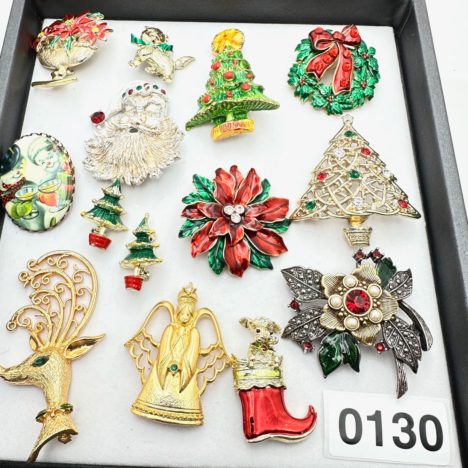 Jewelry Group Lot Vintage Lot of Christmas Holiday Brooches Pins Santa Trees Poinsettia Stocking (1 of 2)