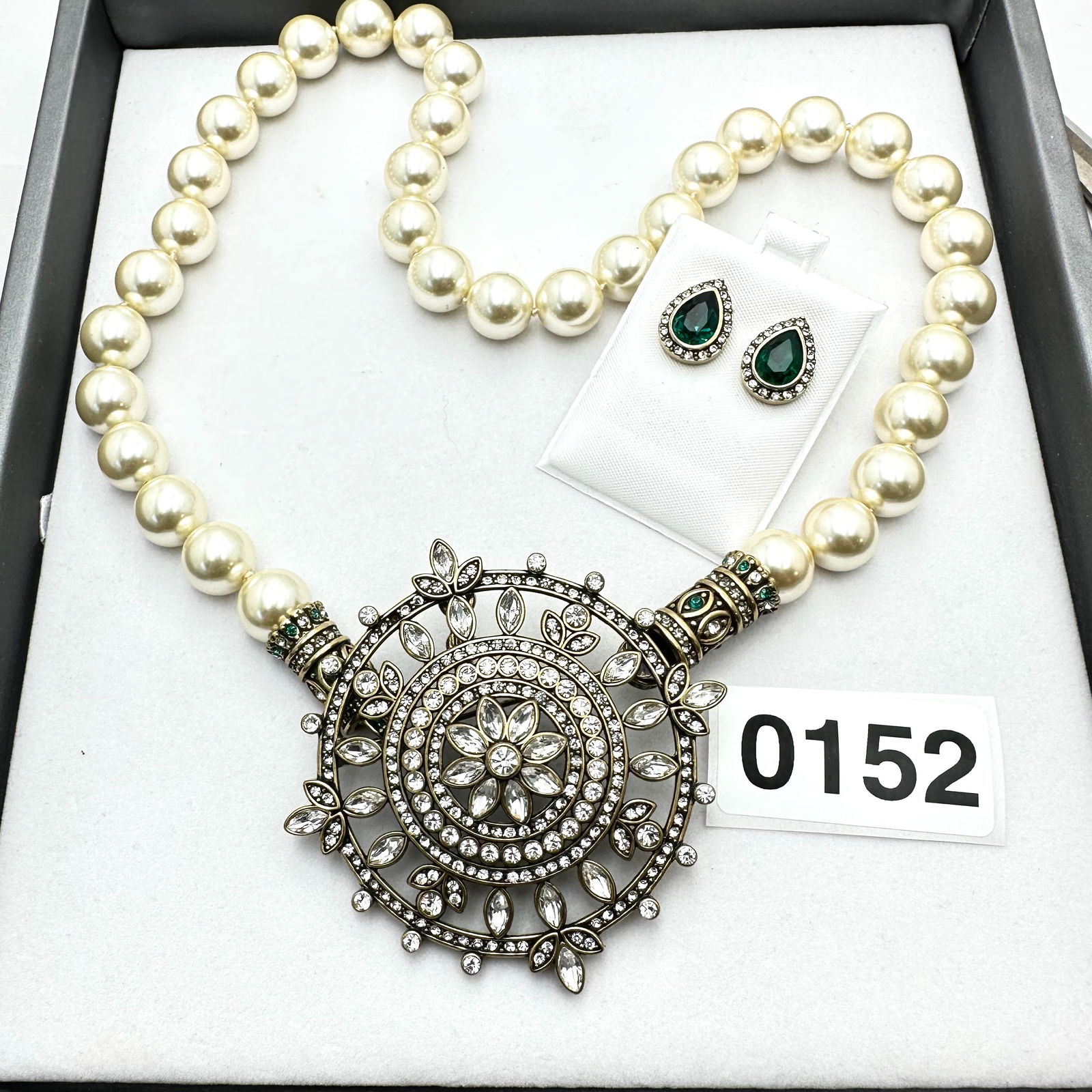 Jewelry Group Lot Heidi Daus Glass Faux Pearl Pendant Necklace Green Crystal Pierced Earrings: Jewelry Group Lot Heidi Daus Glass Faux Pearl Pendant Necklace Green Crystal Pierced Earrings