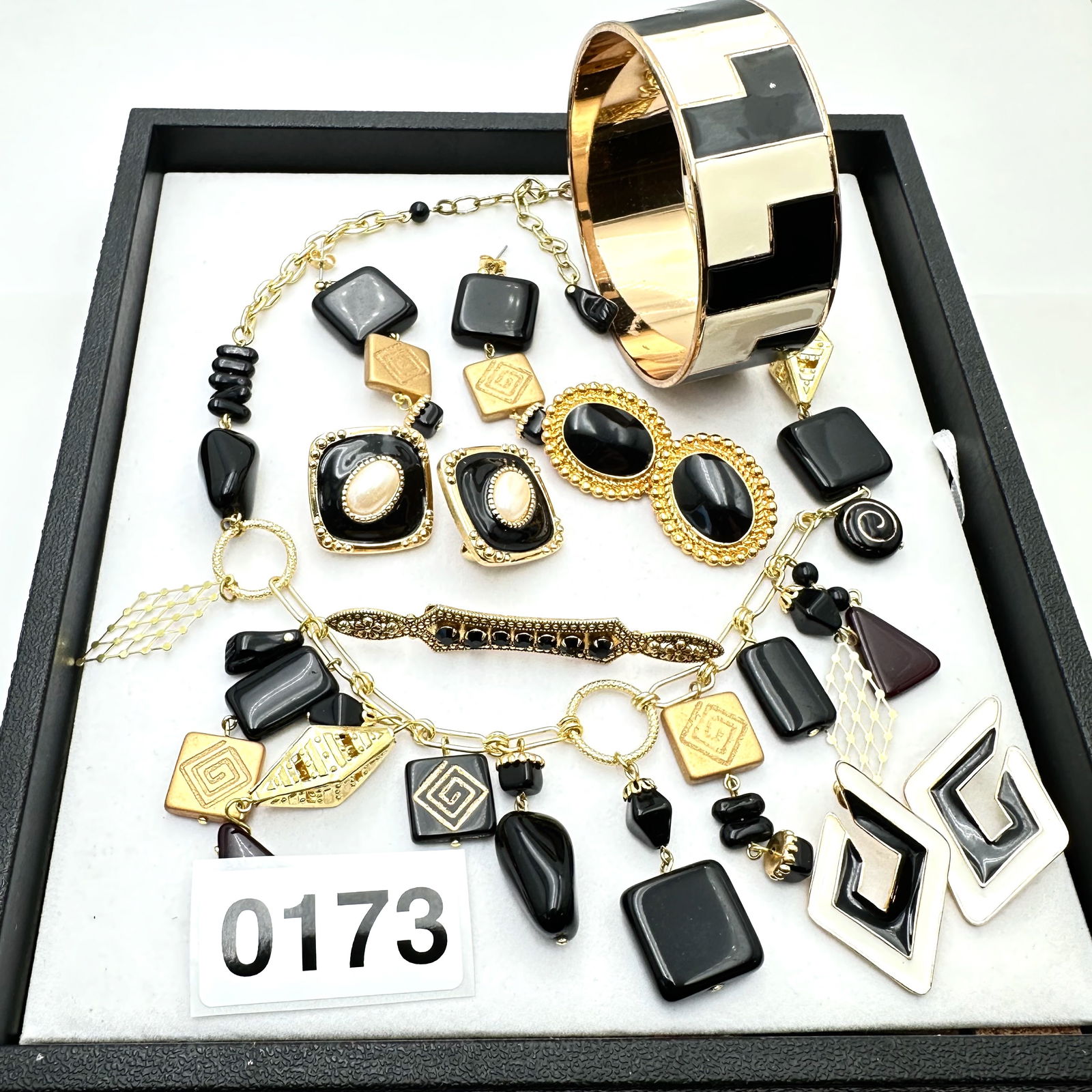 Jewelry Group Lot Vintage Black Gold Tone Enamel Bangle Clip Pierced Earrings Necklace: Jewelry Group Lot Vintage Black Gold Tone Enamel Bangle Clip Pierced Earrings Necklace
