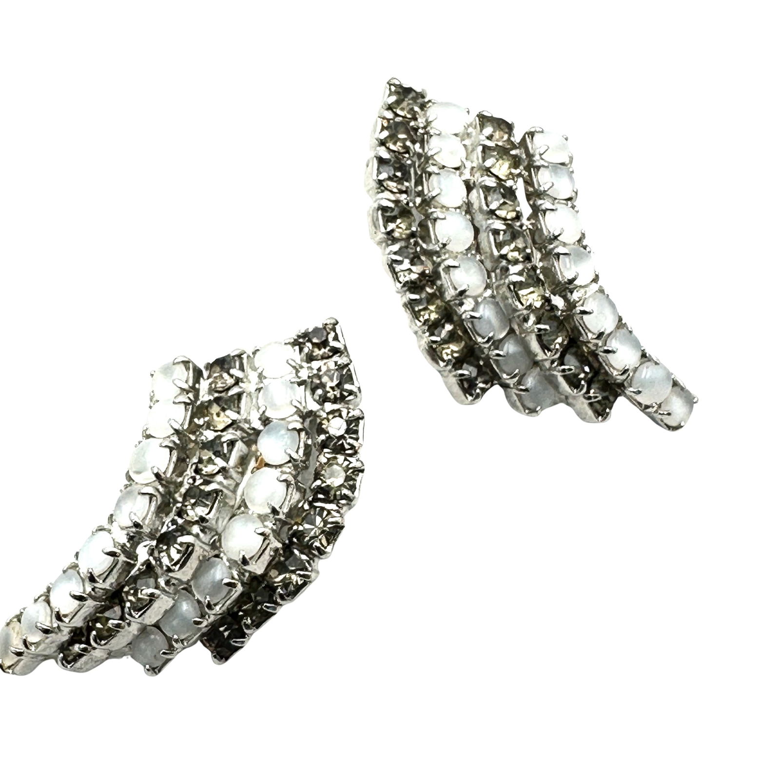 Vintage High End Unsigned Silver & Opaque Rhinestone Silver Tone Clip Earrings 1 Inch Pristine: Vintage High End Unsigned Silver & Opaque Rhinestone Silver Tone Clip Earrings 1 Inch Pristine