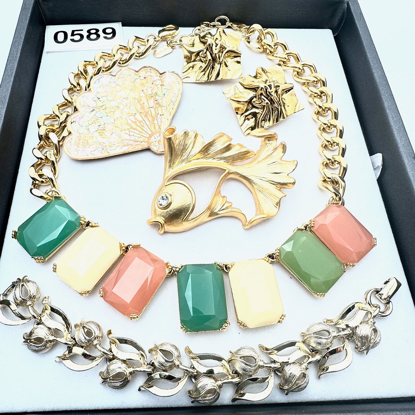 Vintage Jewelry Group Lot Vintage Gold Tone Bracelet Pastel Necklace Fish Shell Brooch Pin Earrings (1 of 2)