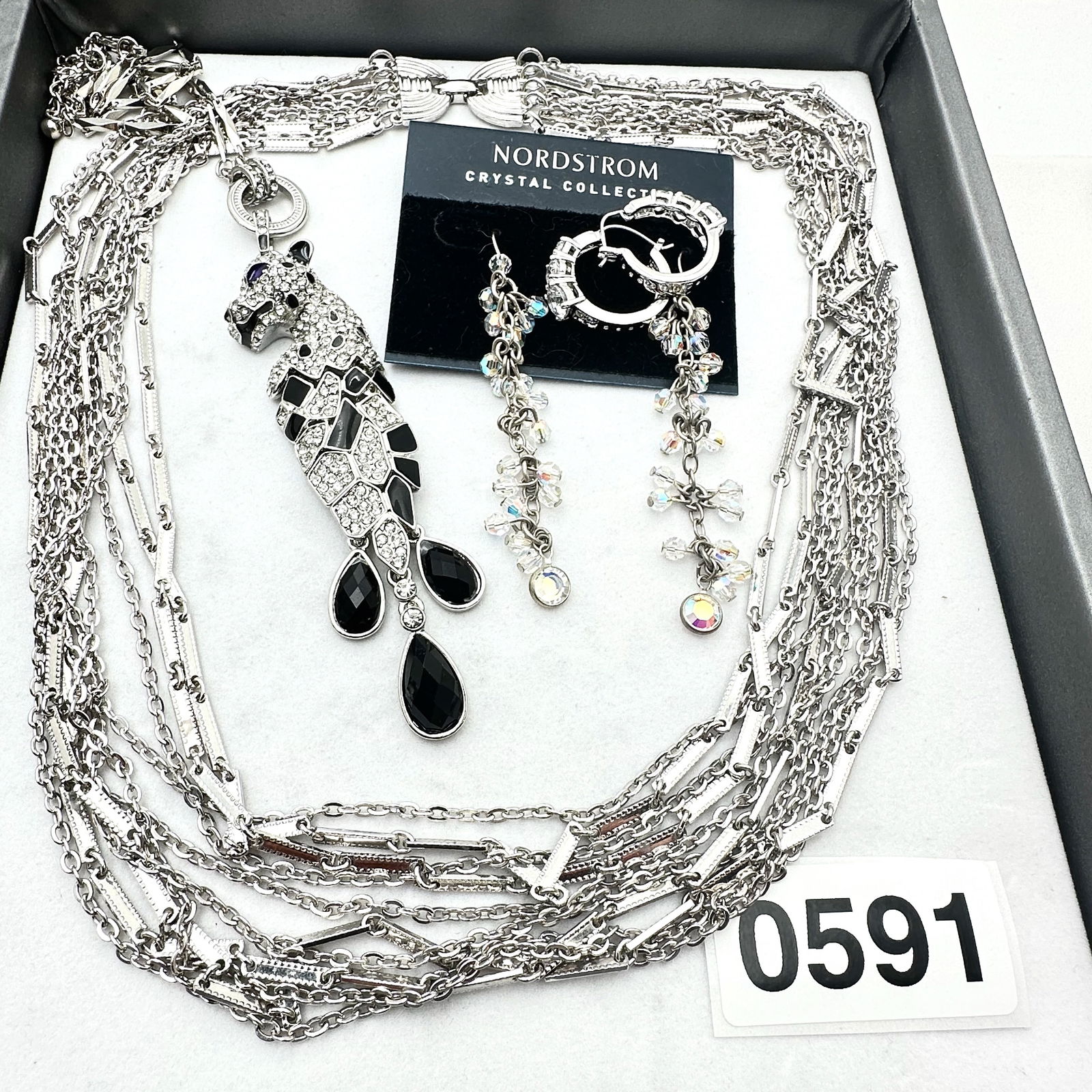 Vintage Jewelry Group Lot Vintage Sarah Coventry Necklace Silver Tone Leopard Pendant Pierced (1 of 2)