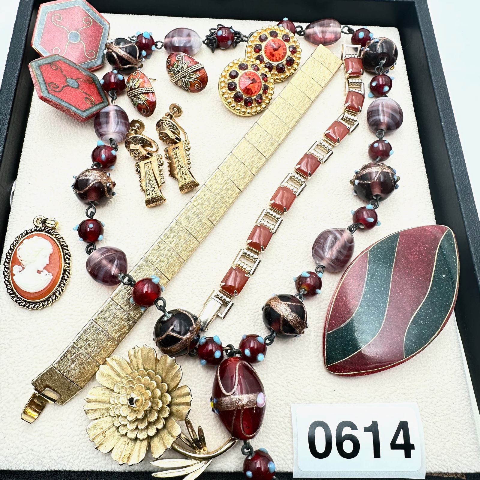 Vintage Jewelry Group Lot Vintage Red Art Glass Bead Necklace Gold Tone Bracelet Earrings and Brooch: Vintage Jewelry Group Lot Vintage Red Art Glass Bead Necklace Gold Tone Bracelet Earrings and Brooch