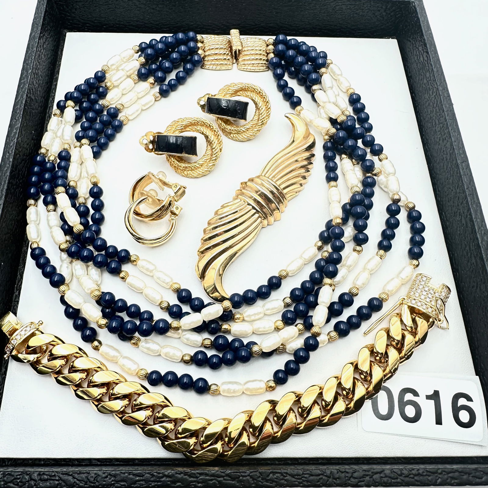 Vintage Jewelry Group Lot Vintage Navy Blue Bead Necklace Clip Earrings Gold Tone Brooch Bracelet: Vintage Jewelry Group Lot Vintage Navy Blue Bead Necklace Clip Earrings Gold Tone Brooch Bracelet