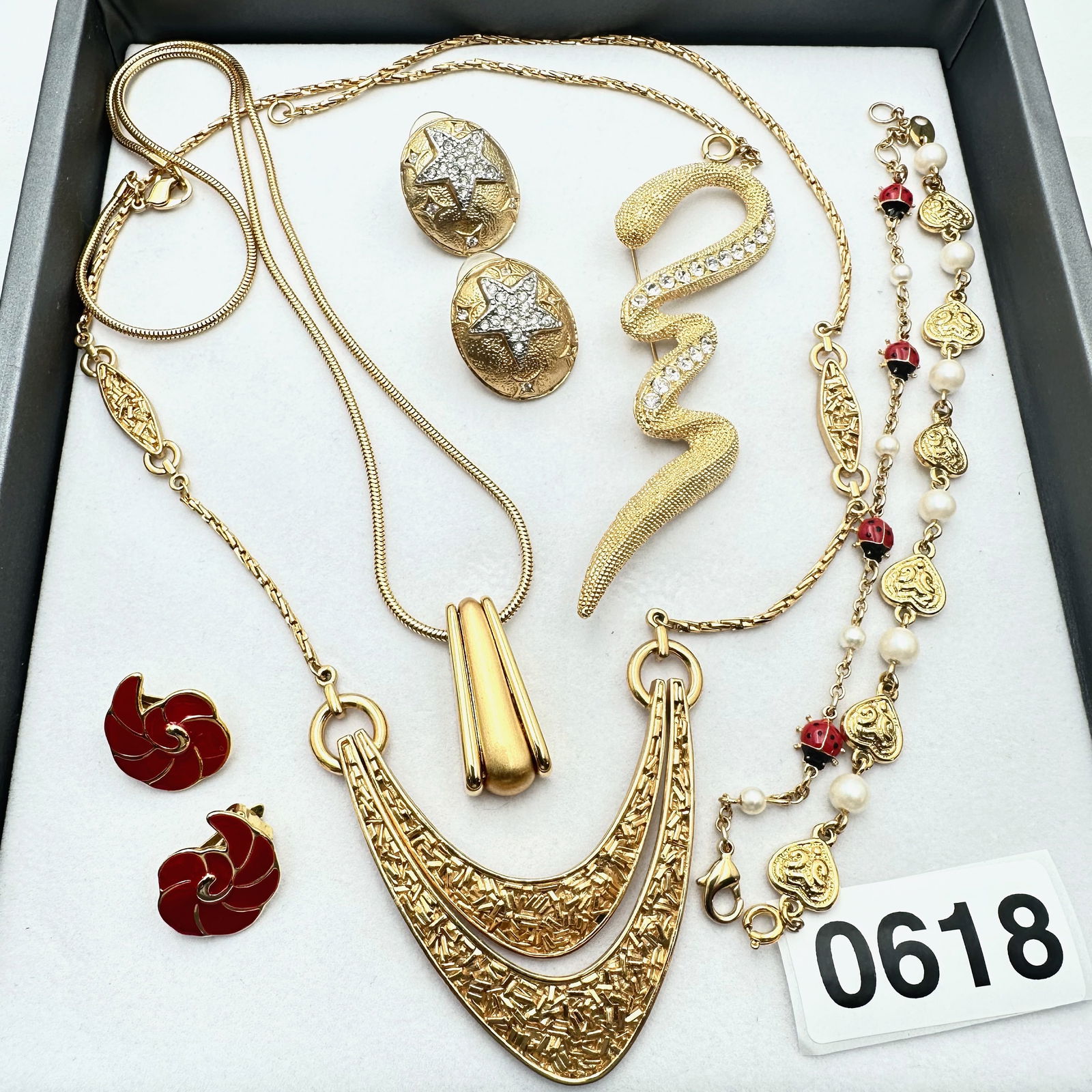 Vintage Jewelry Group Lot Vintage Trifari Gold Tone Necklace Lady Bug Bracelet Red Enamel Earrings: Vintage Jewelry Group Lot Vintage Trifari Gold Tone Necklace Lady Bug Bracelet Red Enamel Earrings