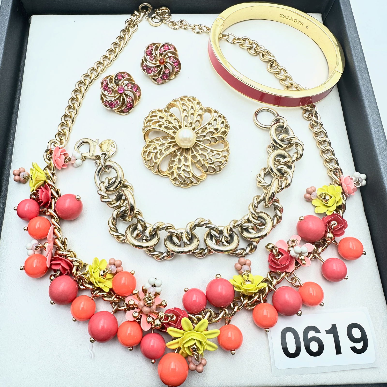 Vintage Jewelry Group Lot Bright Pink Yellow Orange Statement Necklace Gold Tone Bracelets Pink: Vintage Jewelry Group Lot Bright Pink Yellow Orange Statement Necklace Gold Tone Bracelets Pink Earrings
