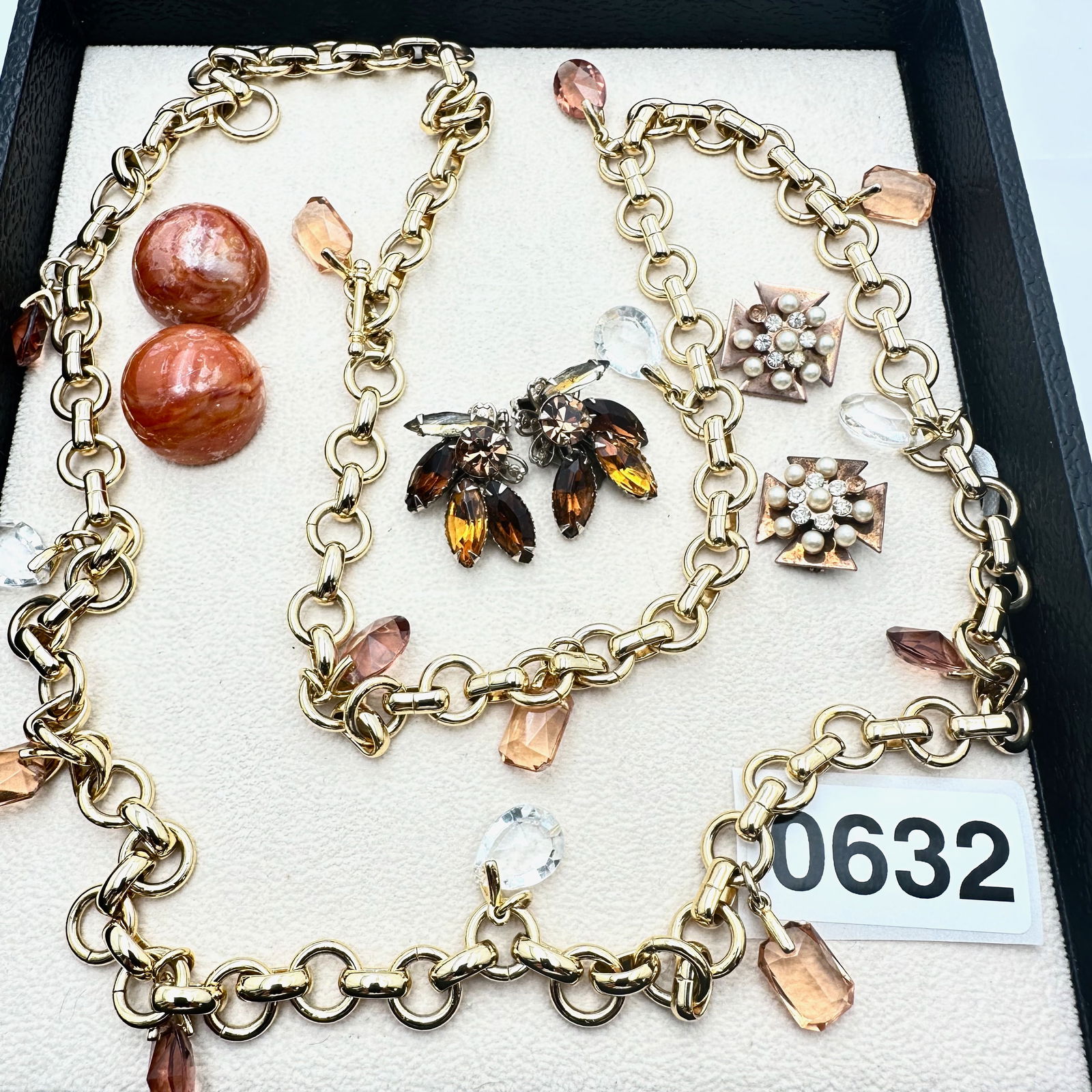Vintage Jewelry Group Lot Vintage Amber Colored Glass Necklace Clip Earrings (1 of 2)