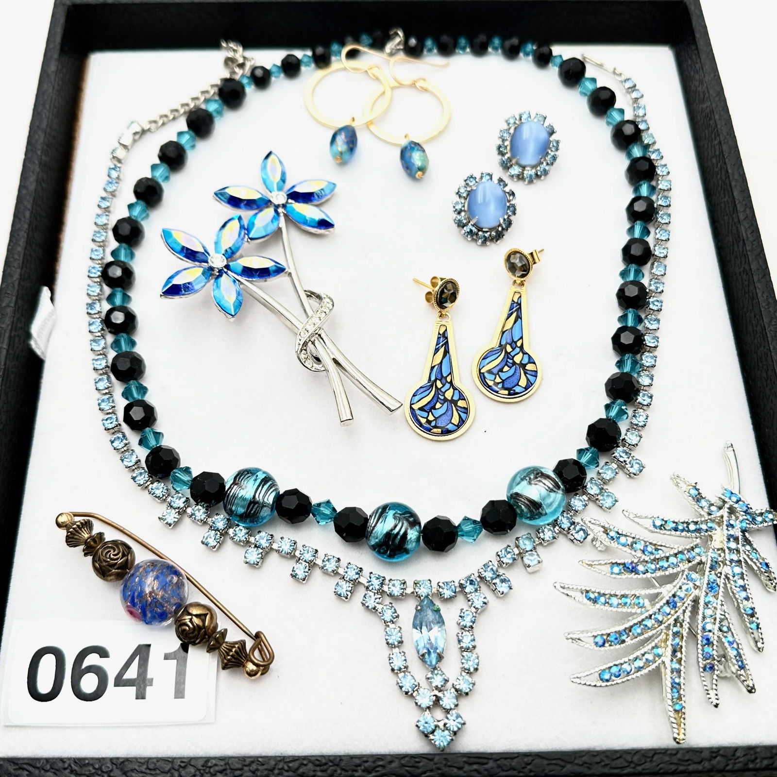 Vintage Jewelry Group Lot Vintage Blue Art Glass Necklace Rhinestone Brooch Necklace Flower Pin: Vintage Jewelry Group Lot Vintage Blue Art Glass Necklace Rhinestone Brooch Necklace Flower Pin Earrings