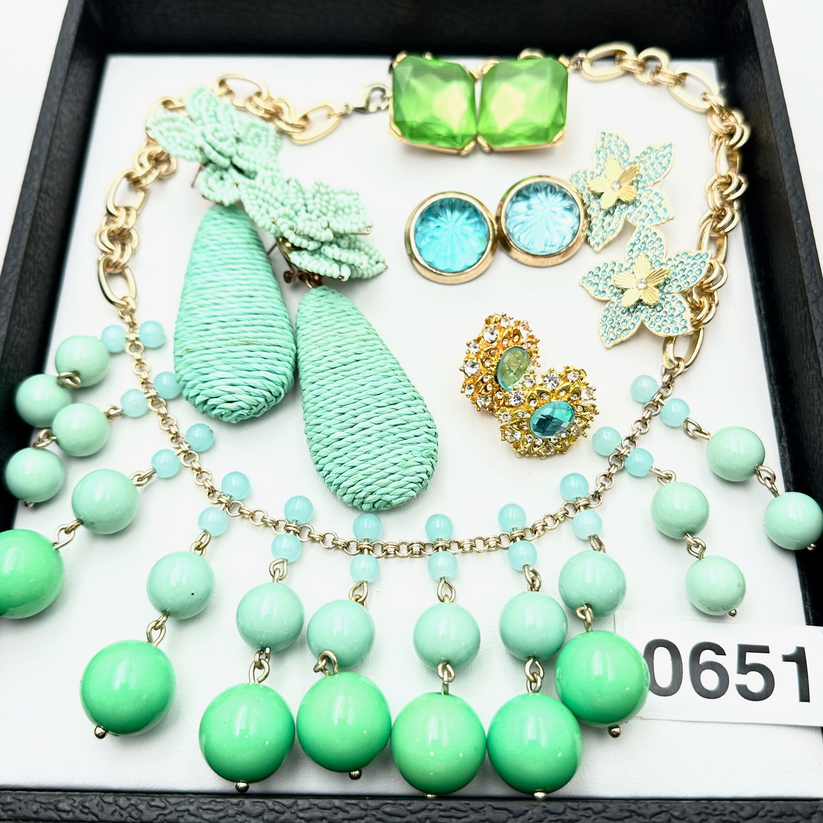 Vintage Jewelry Group Lot Blue Green Statement Bid Necklace Coordinating Blue Green Earrings: Vintage Jewelry Group Lot Blue Green Statement Bid Necklace Coordinating Blue Green Earrings