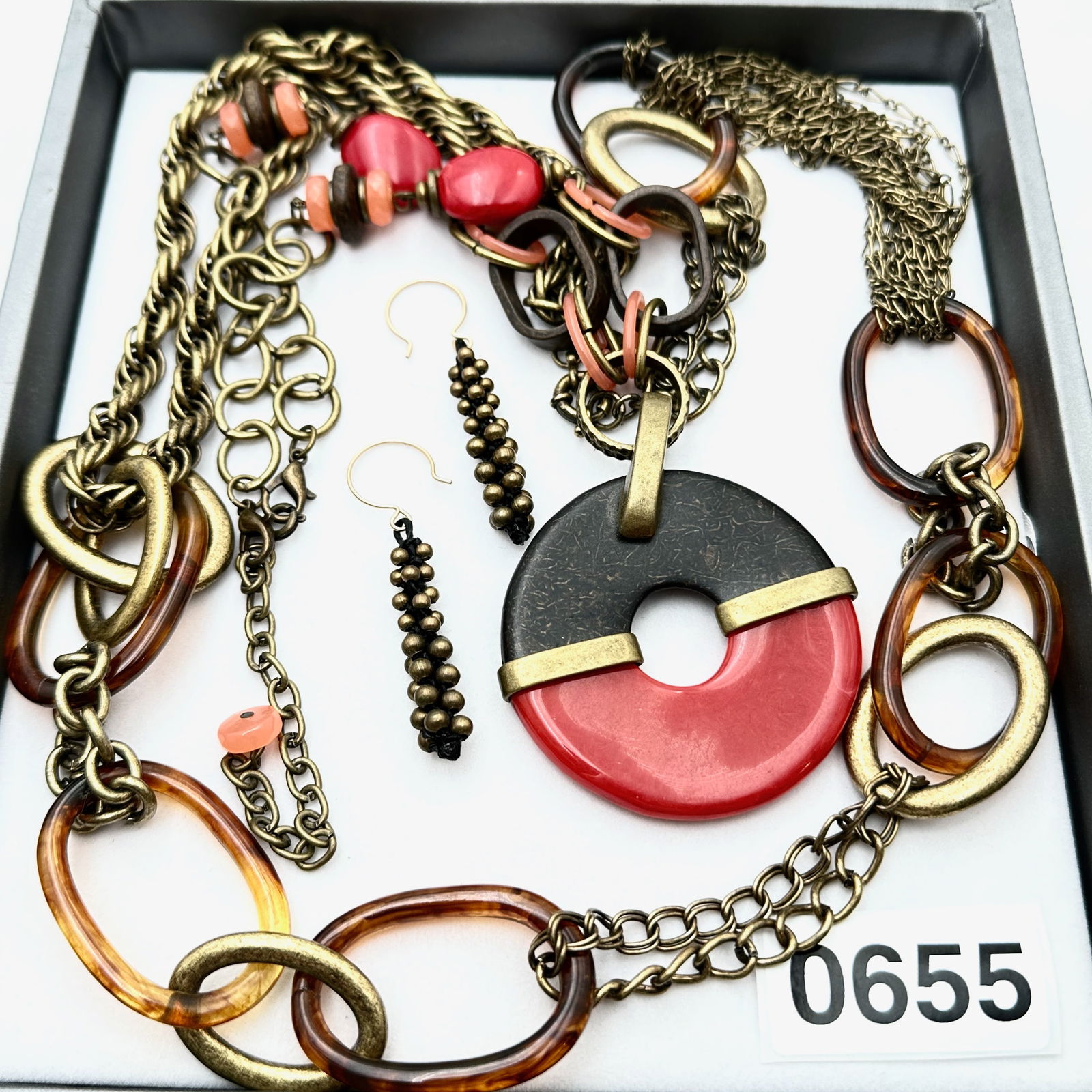 Vintage Jewelry Group Lot Antiqued Gold Tone Statement Pendant Necklace And Coordinating Earrings: Vintage Jewelry Group Lot Antiqued Gold Tone Statement Pendant Necklace And Coordinating Earrings