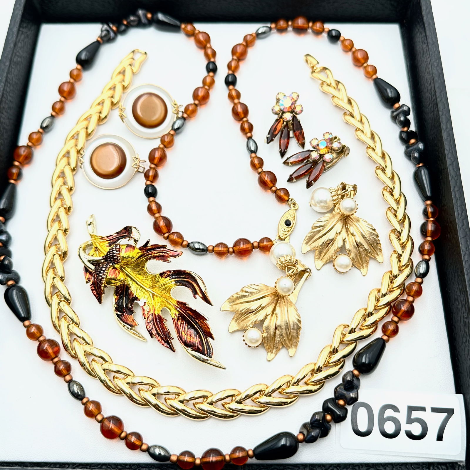 Vintage Jewelry Group Lot Vintage Amber Glass Bead Necklace Clip Earrings Gold Tone Napier Necklace (1 of 2)