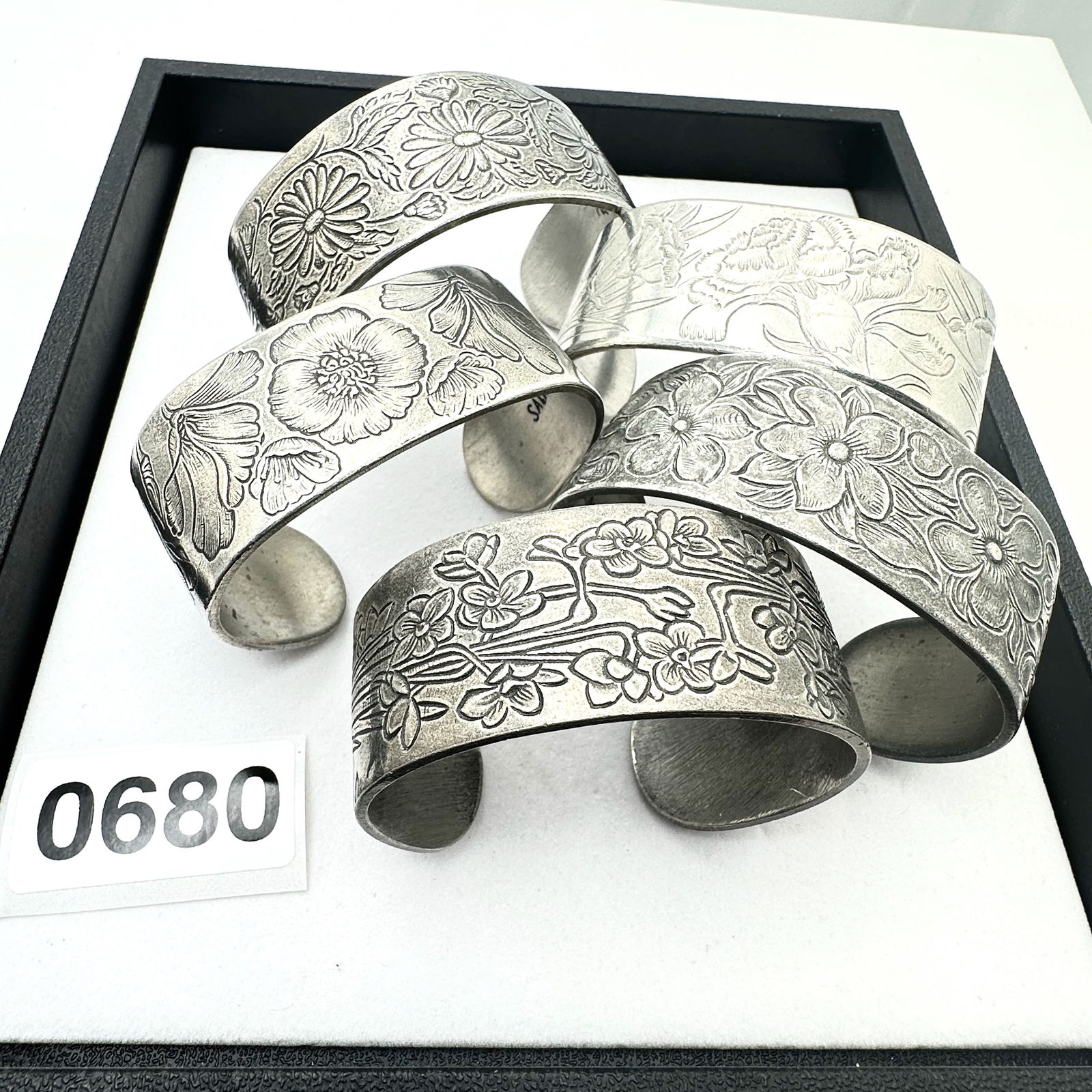 Vintage Jewelry Group Lot Pewter Birth Month By Flower Cuff Bracelets Salisbury Pewter: Vintage Jewelry Group Lot Pewter Birth Month By Flower Cuff Bracelets Salisbury Pewter