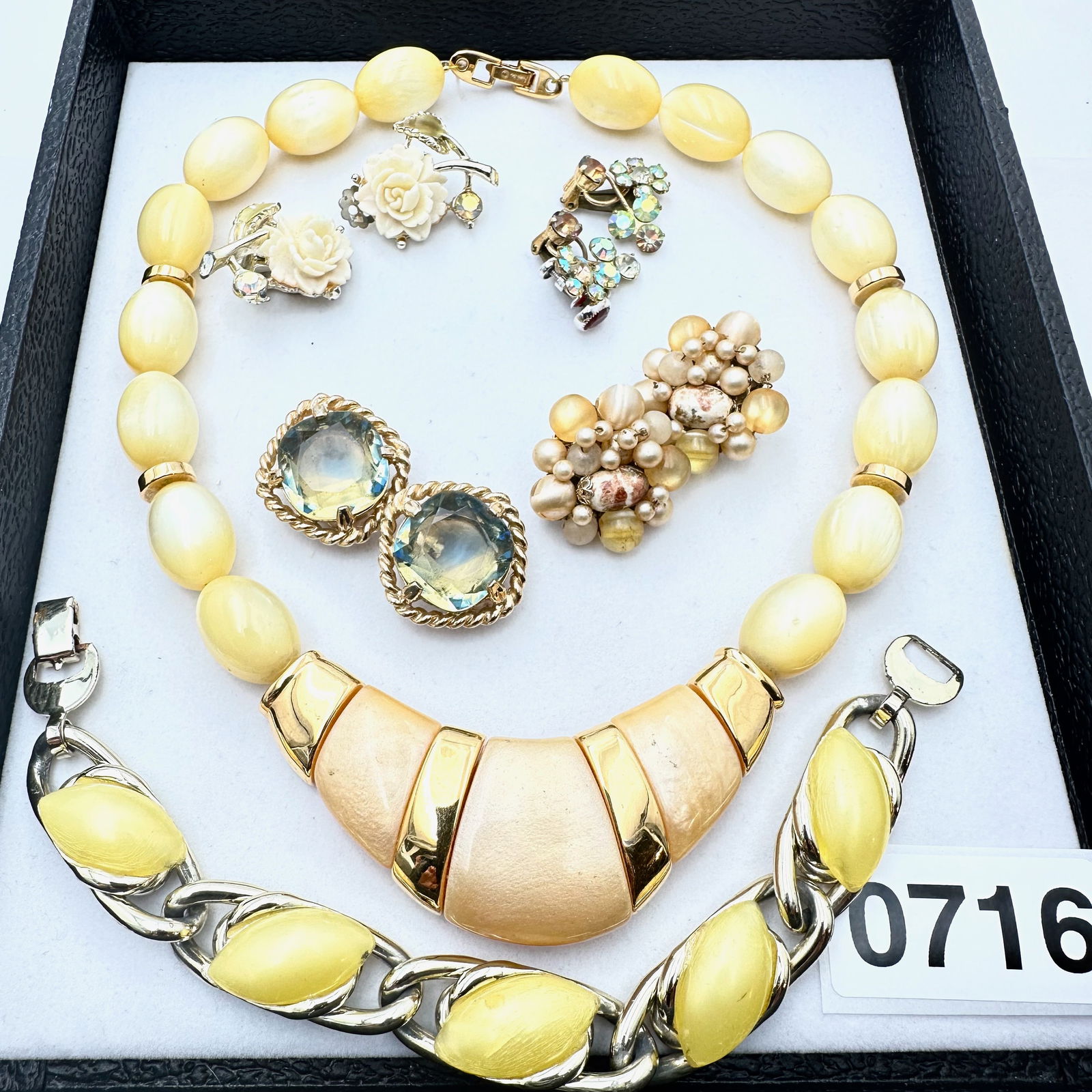 Vintage Jewelry Group Lot Lucite Napier Necklace Yellow Bracelet Clip Earrings: Vintage Jewelry Group Lot Lucite Napier Necklace Yellow Bracelet Clip Earrings