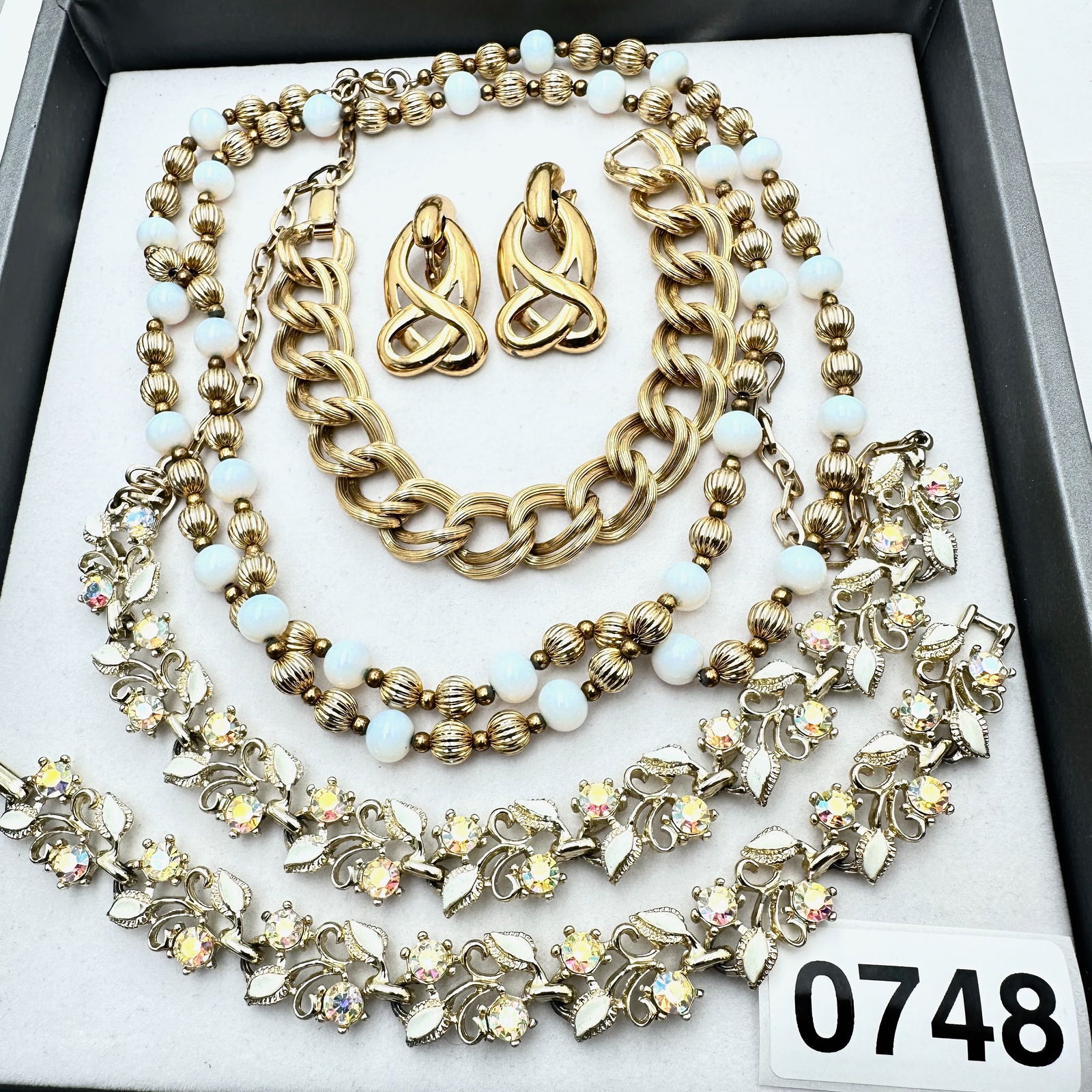 Vintage Jewelry Group Lot Gold Tone Rhinestone Enamel Bracelet Necklace Set Opalescent Bead Necklace: Vintage Jewelry Group Lot Gold Tone Rhinestone Enamel Bracelet Necklace Set Opalescent Bead Necklace
