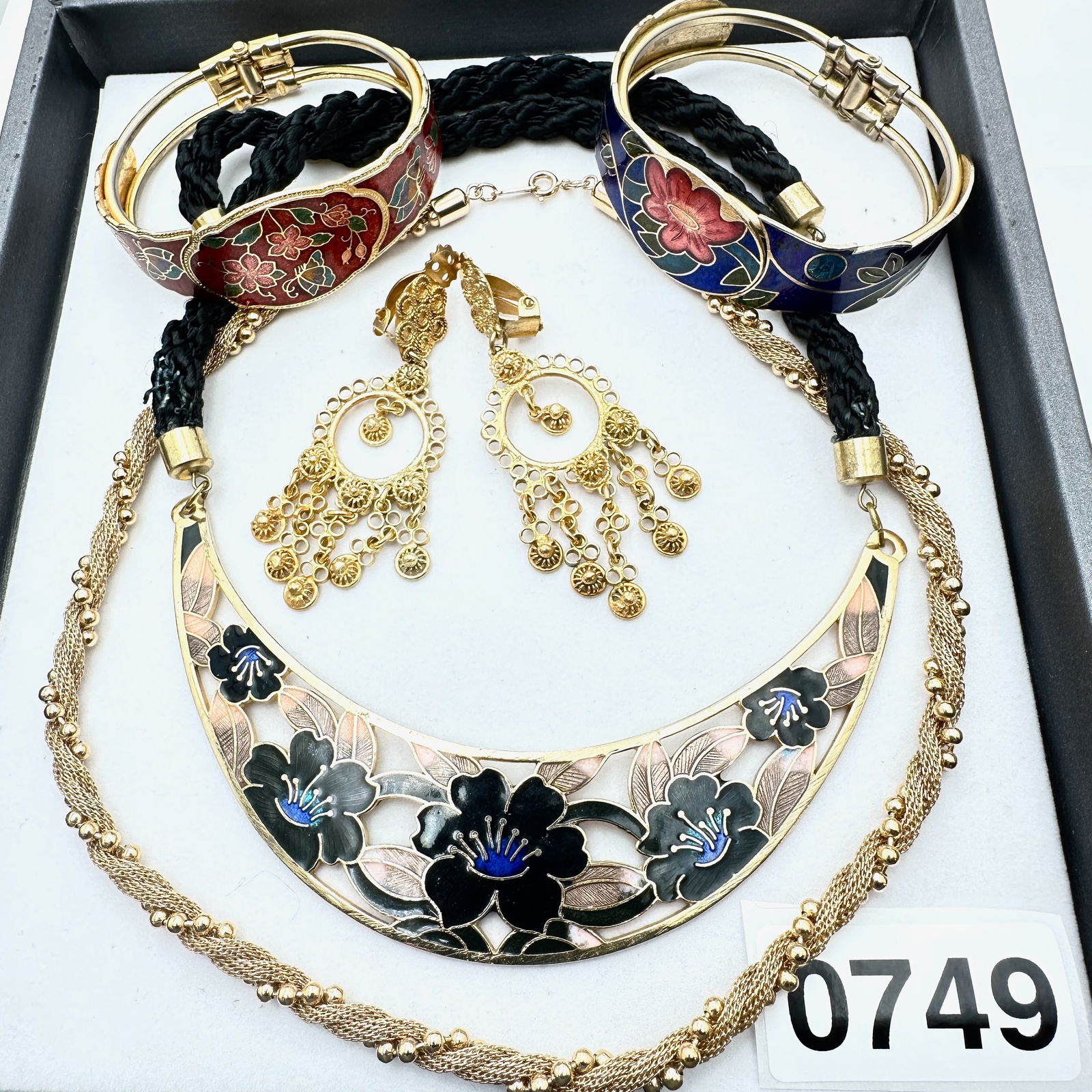 Vintage Jewelry Group Lot Cloisonne Necklace Hinged Bangle Bracelets Gold Tone Clip Earrings (1 of 2)