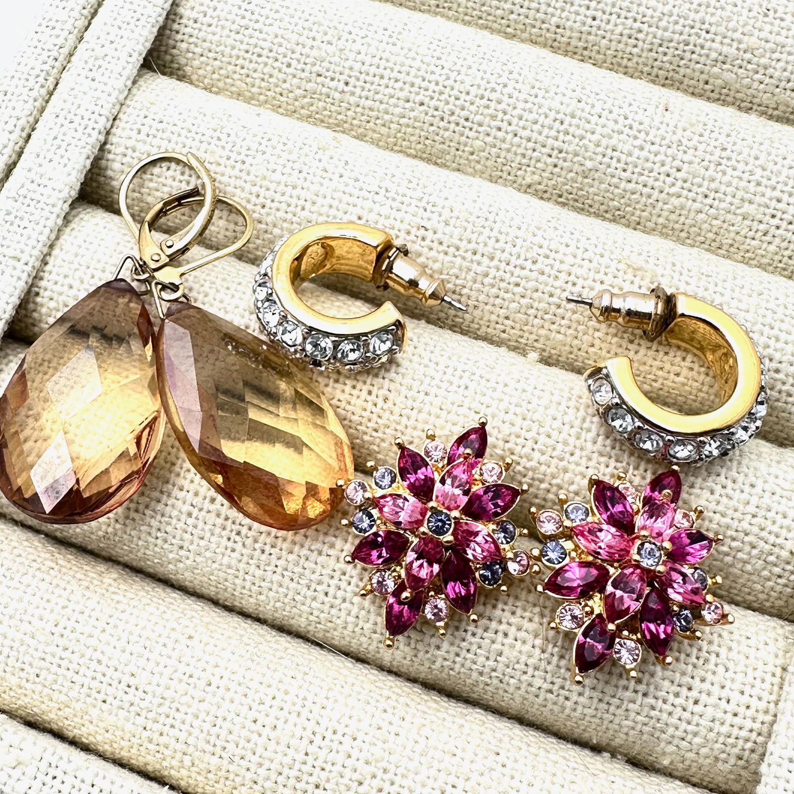 Vintage Joan Rivers Jewelry Group Pierced Earrings Crystals (1 of 2)