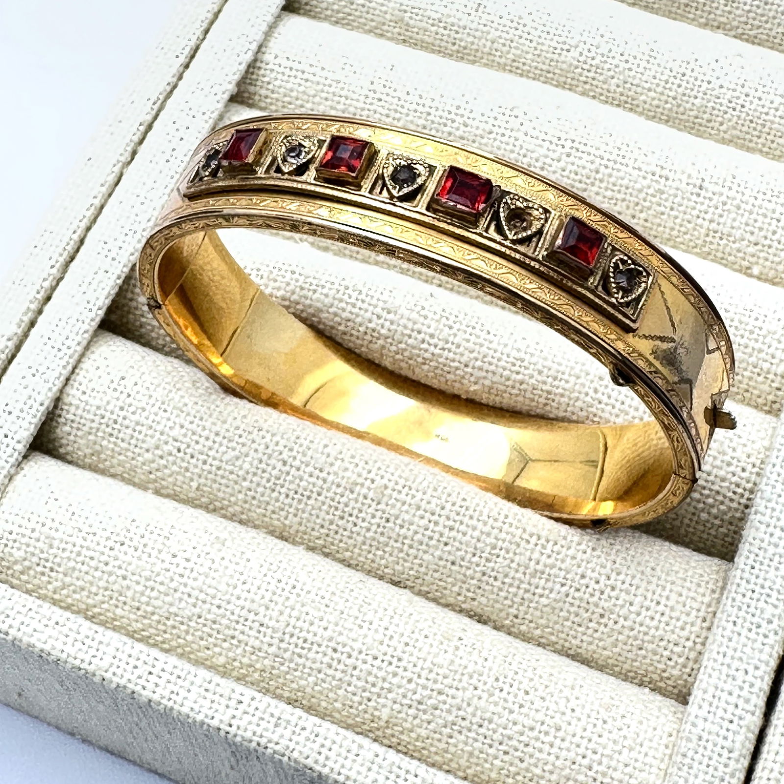 Antique Vintage Gold Filled Red Crystal Heart Bangle Bracelet 22 Grams (1 of 2)