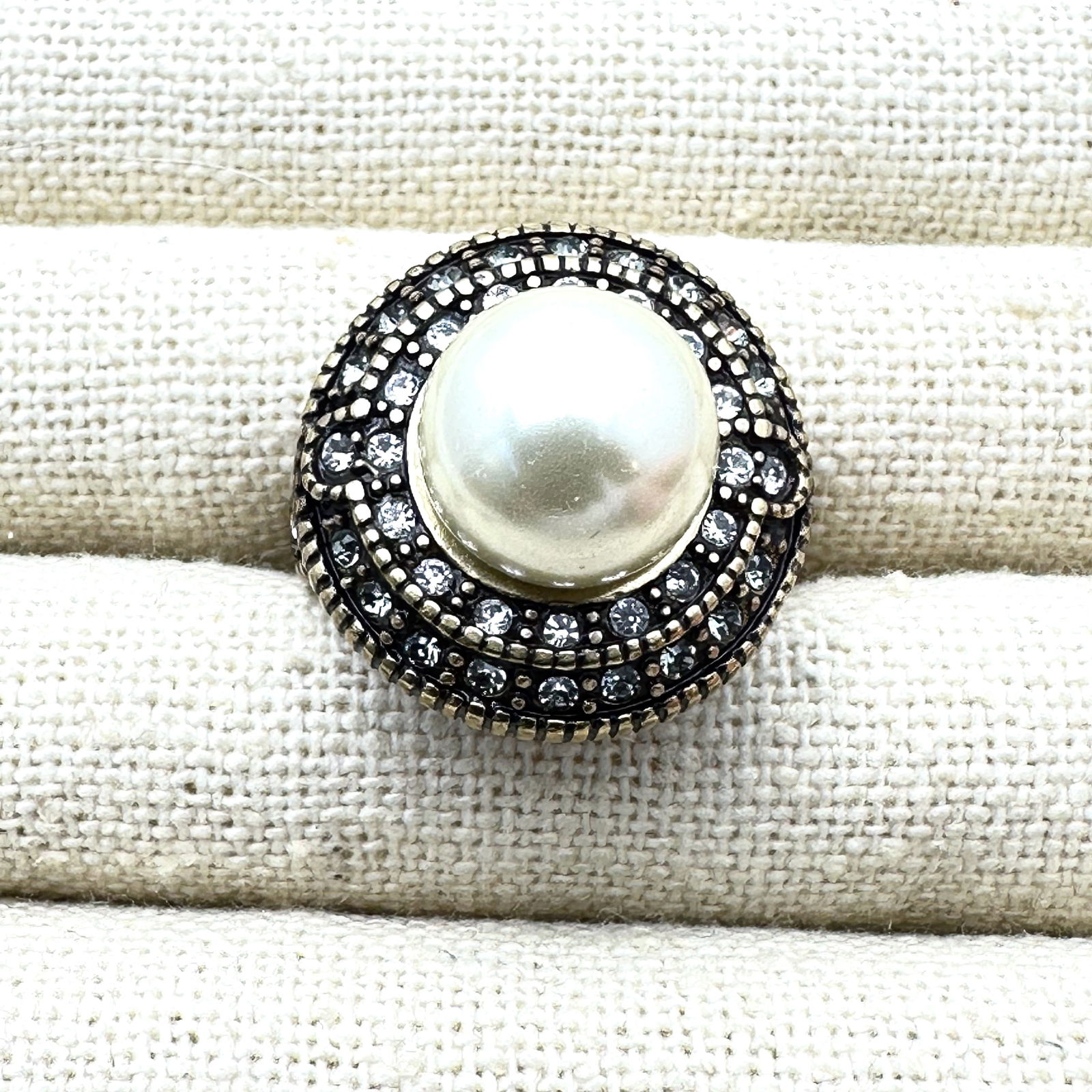 Heidi Daus Crystal and Off White Pearl Bronze Tone Ring Size 8: Heidi Daus Crystal and Off White Pearl Bronze Tone Ring Size 9