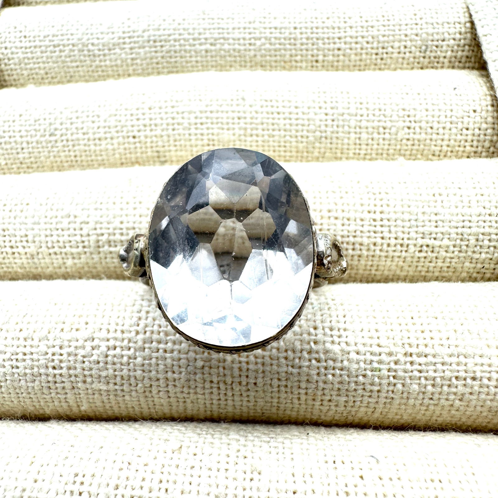 Antique Vintage Clear Crystal Silver Tone Ring Size 5 (1 of 2)