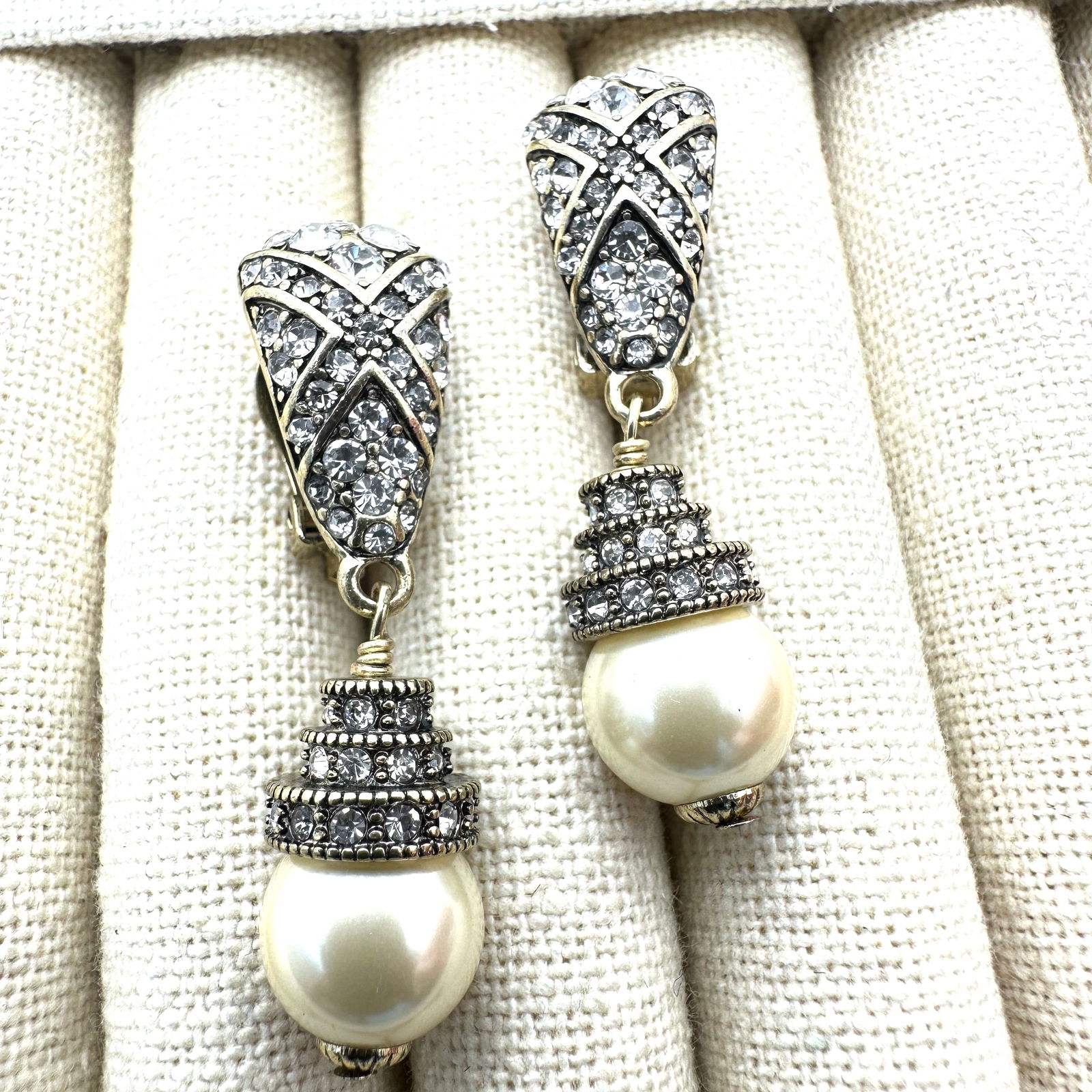 Heidi Daus Faux Pearl Clear Crystal Gold Tone Clip Chandelier Earrings 2 Inch: Heidi Daus Faux Pearl Clear Crystal Gold Tone Clip Chandelier Earrings 2 Inch