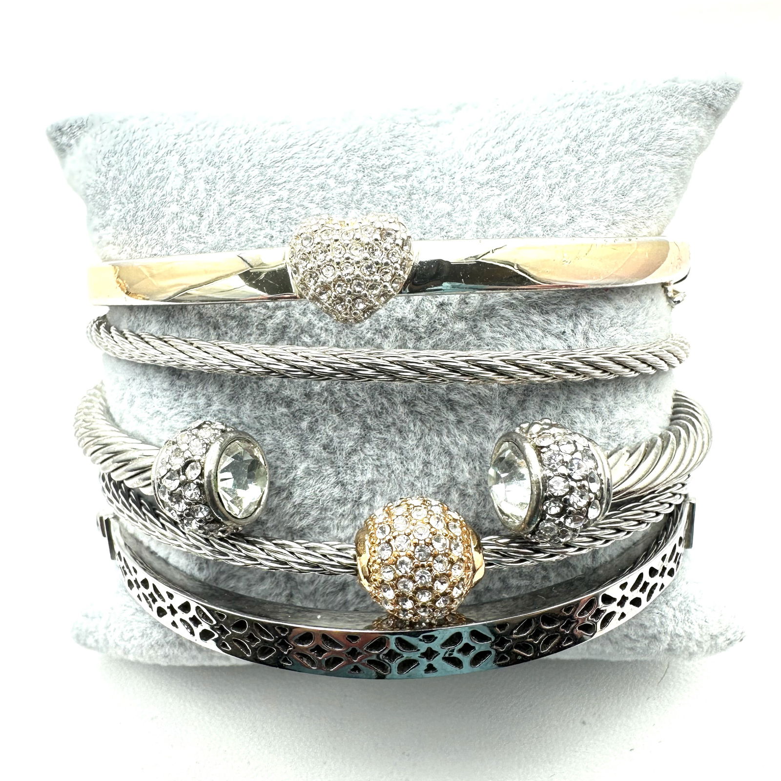 Vintage Jewelry Group Silver Tone Clear Crystal Bangle Bracelets Stackable Look of Designer: Vintage Jewelry Group Silver Tone Clear Crystal Bangle Bracelets Stackable Look of Designer