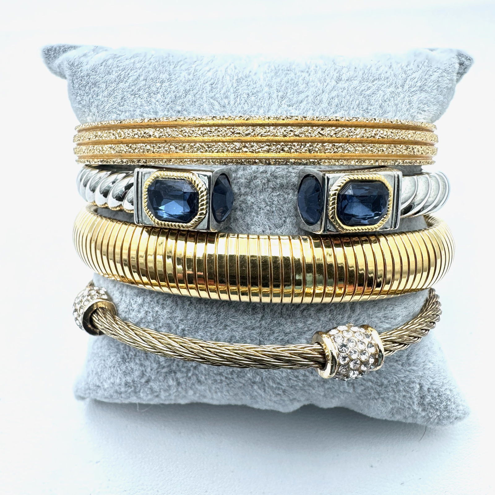 Vintage Jewelry Group Gold and Silver Tone Bangle Bracelets Look of Designer Stackable (1 of 2)