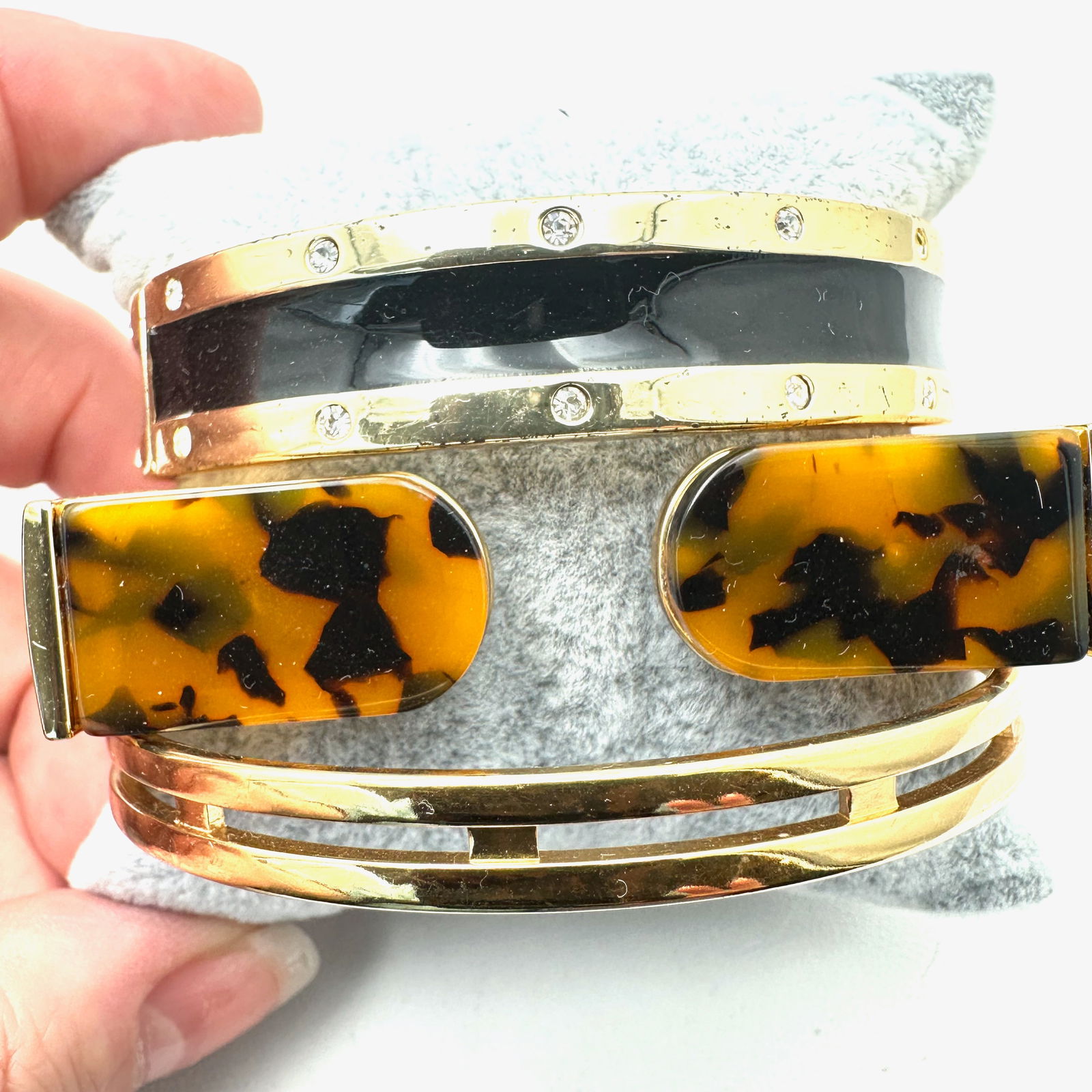 Vintage Jewelry Group Gold Tone Bracelets Black Enamel Clear Crystal Faux Tortoise (1 of 2)