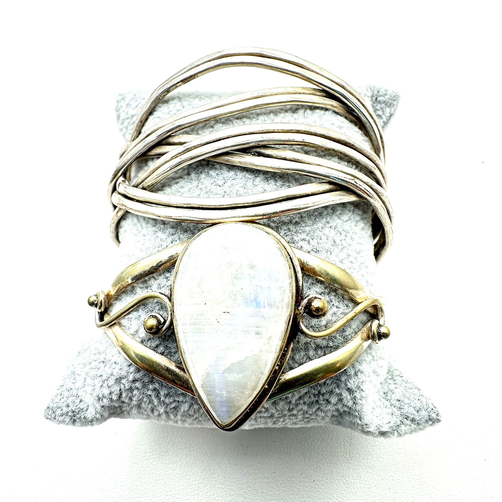 Vintage Jewelry Group Silver Tone Cuff Bracelets 1 Moonstone: Vintage Jewelry Group Silver Tone Cuff Bracelets 1 Moonstone