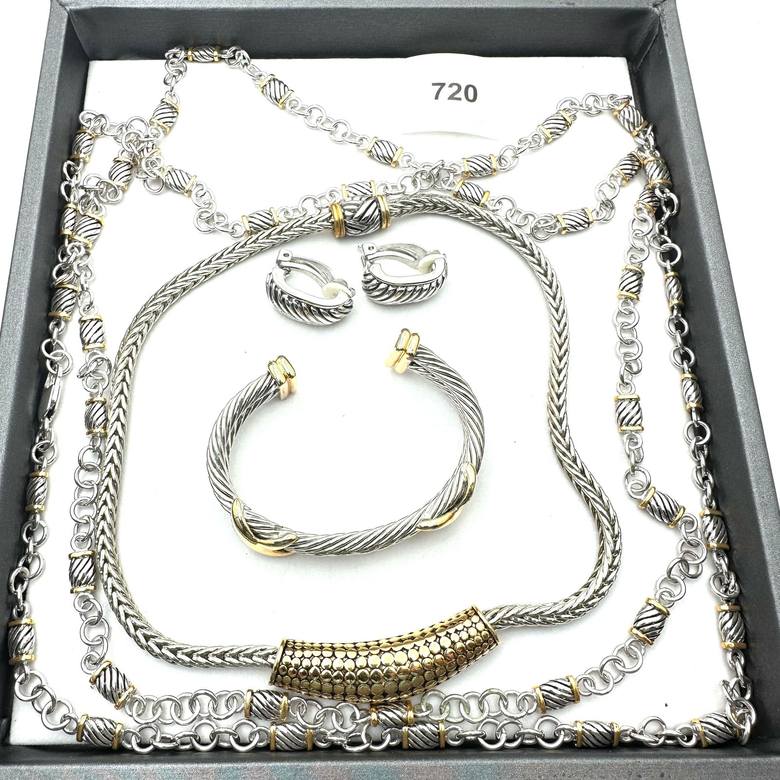 Vintage Jewelry Group Gold & Silver Tone Necklace Bracelet Earrings Look of Designer (1 of 2)