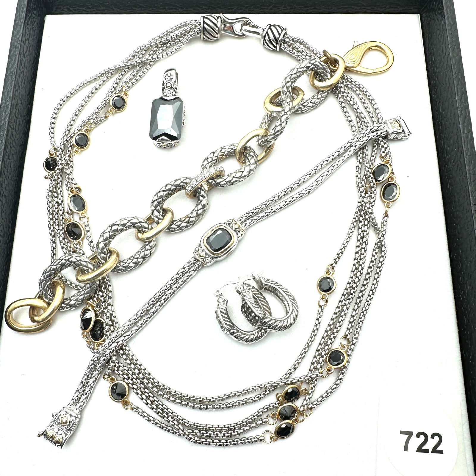 Vintage Jewelry Group Gold & Silver Tone Necklace Bracelets Earrings Pendant Look of Designer (1 of 2)