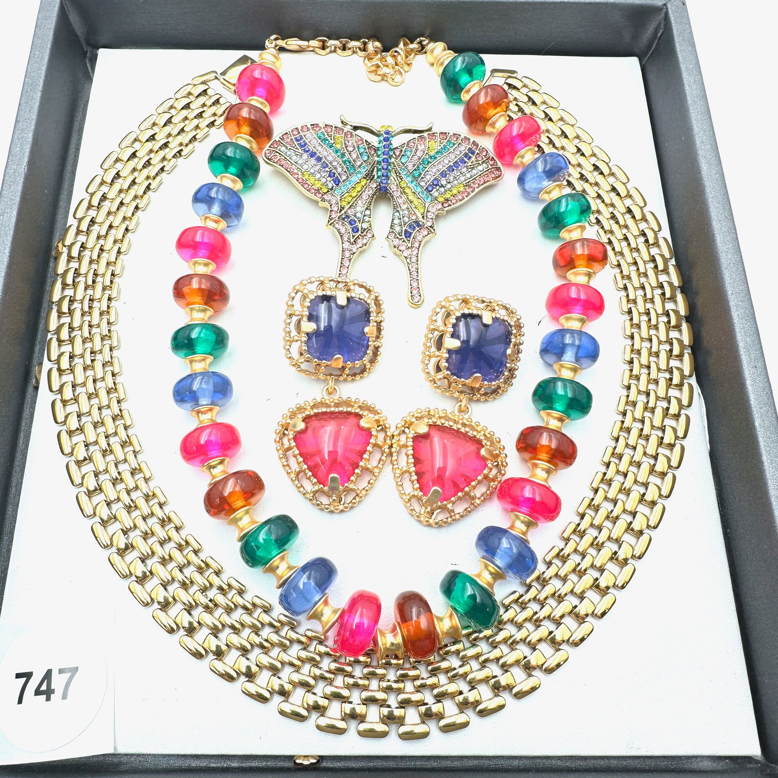 Vintage Jewelry Group Napier Wide Gold Tone Chain Necklace Multicolor Butterfly Brooch Multicolor: Vintage Jewelry Group Napier Wide Gold Tone Chain Necklace Multicolor Butterfly Brooch Multicolor Lucite Necklace