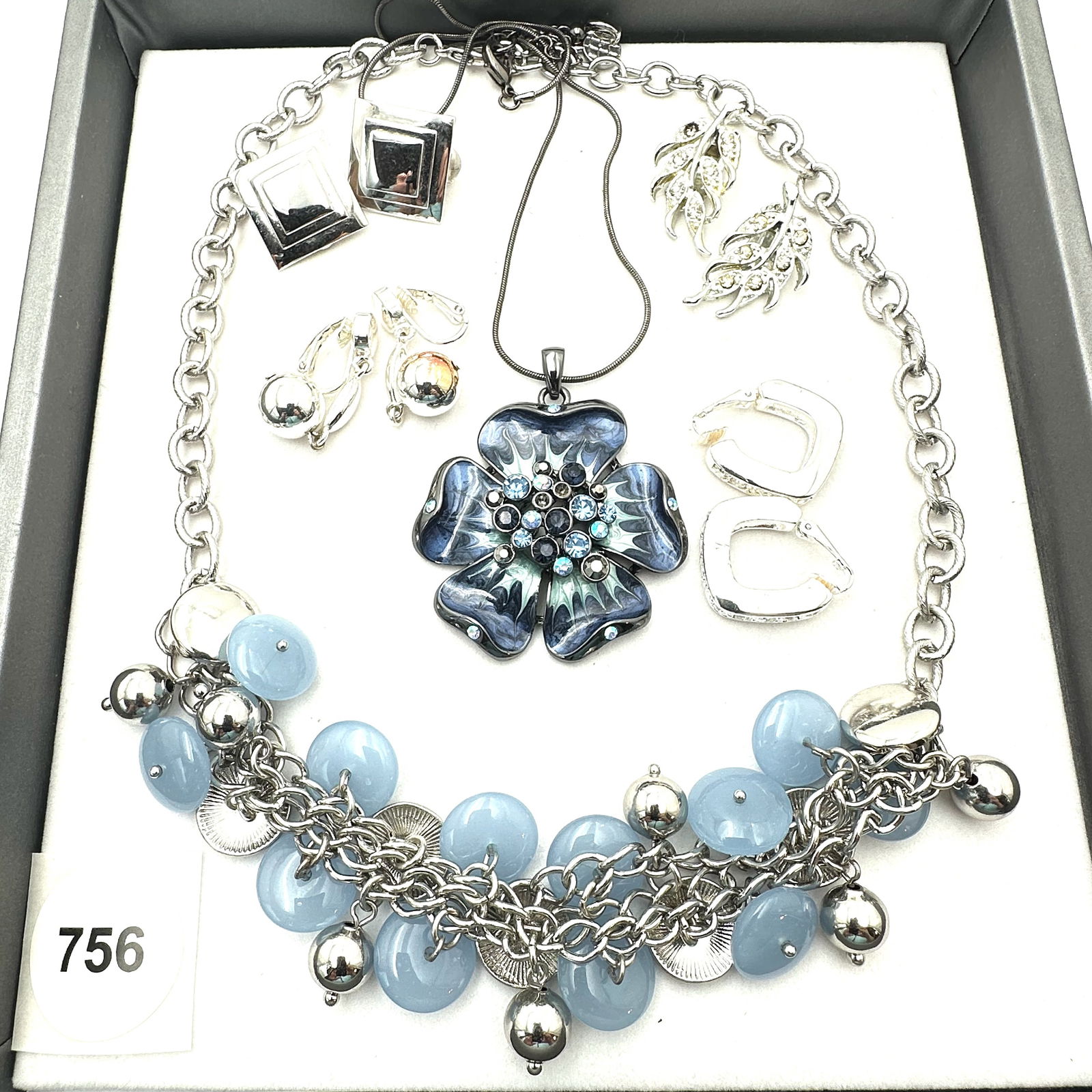 Vintage Jewelry Group Blue Silver Tone Necklace Clip Earrings (1 of 2)