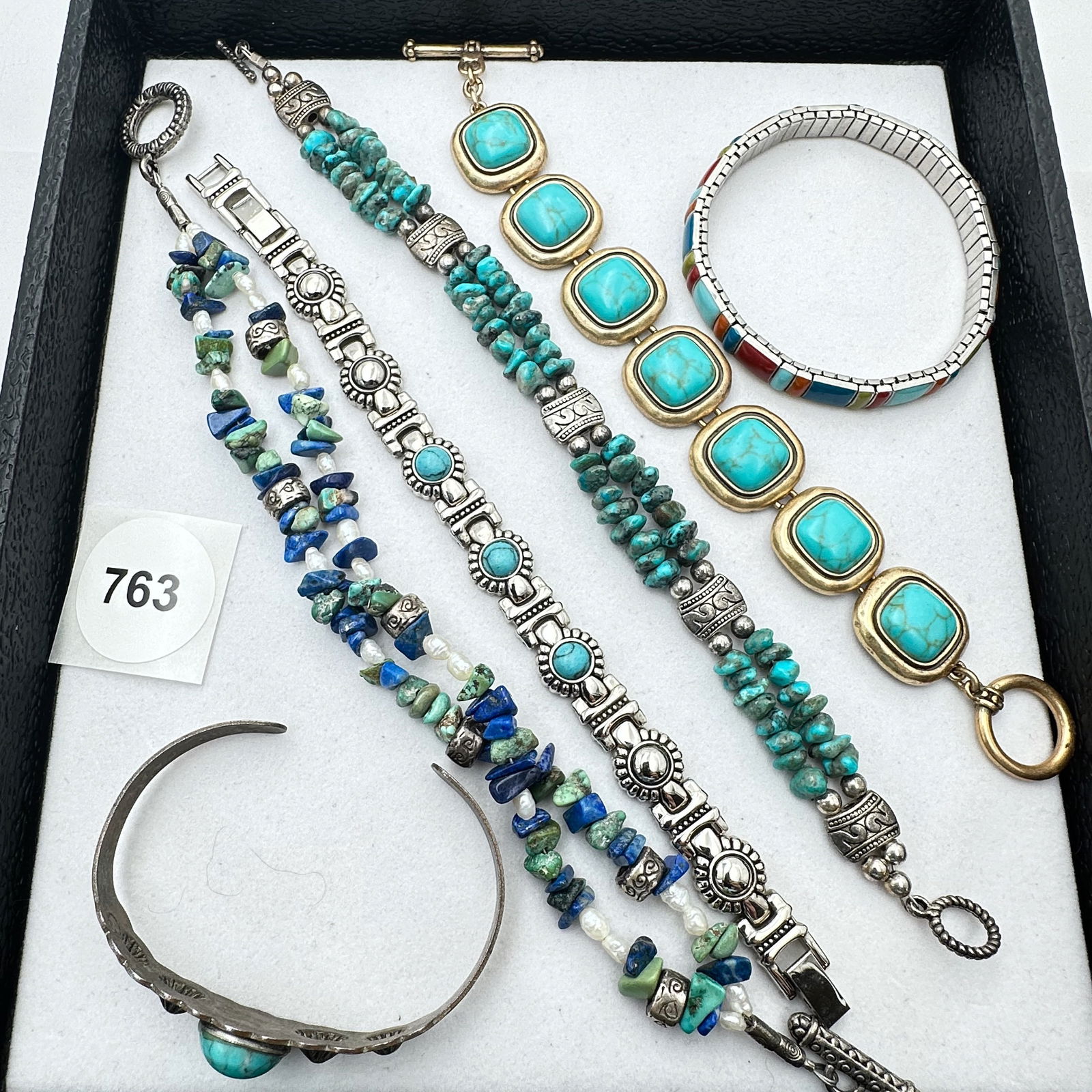 Vintage Jewelry Group Bracelets Southwest Style Gold and Silver Tone (1 of 2)